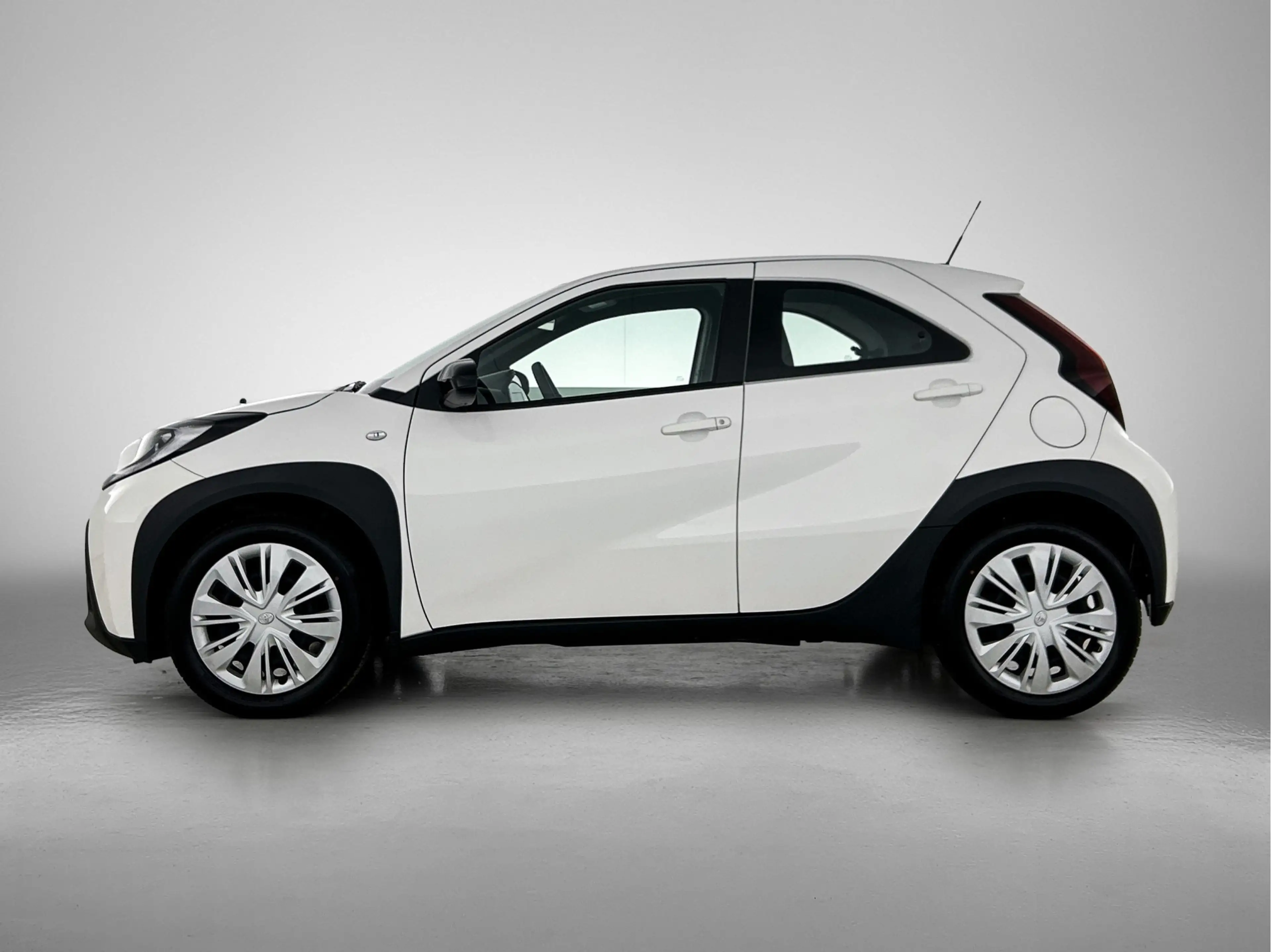 Toyota Aygo X 1.0 VVT-i MT Play | BTW Auto | | Cruise Control Ad — photo 3