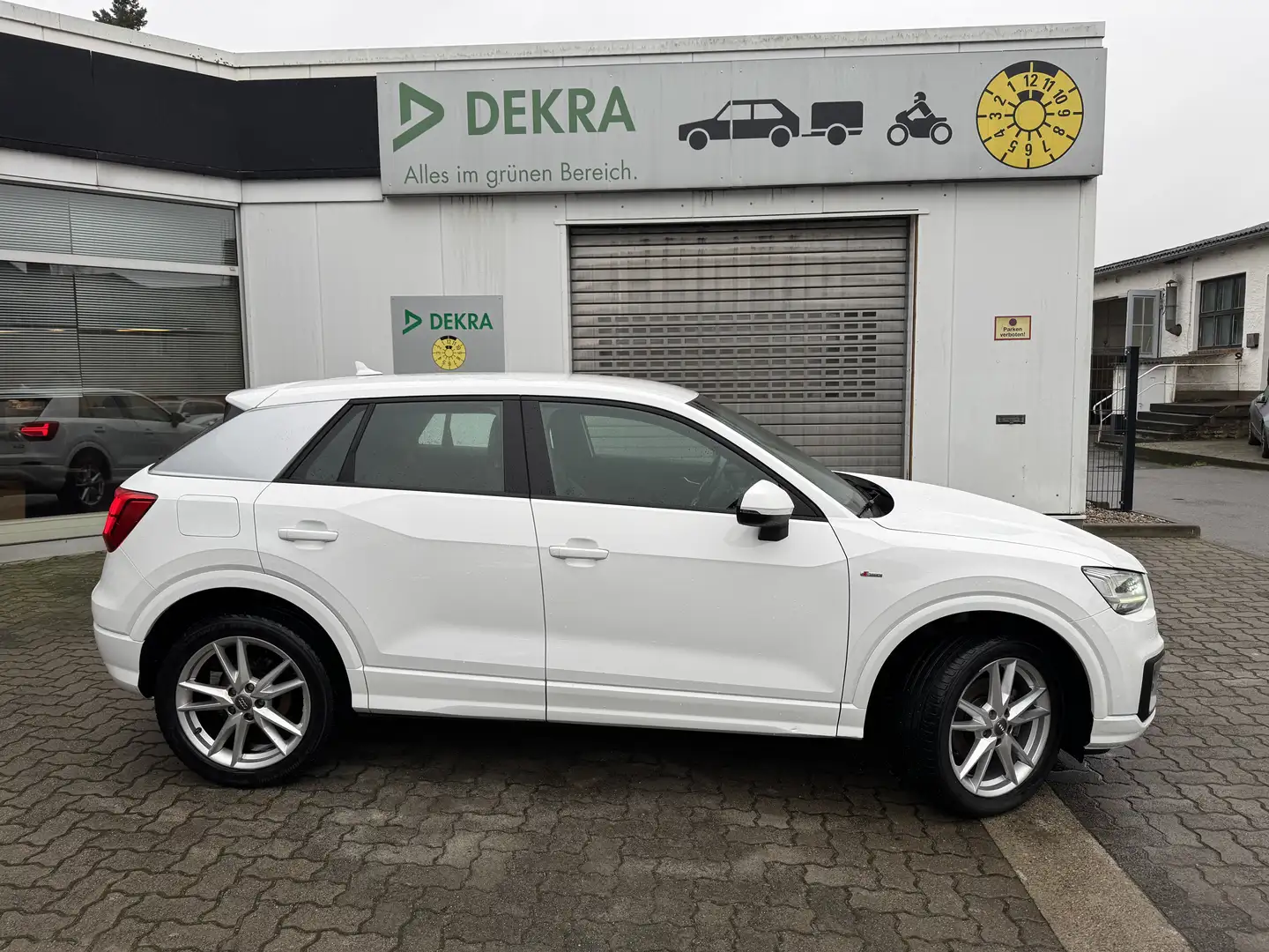 Audi Q2 TFSI sport S-Line mit Klima/Navi/PDC V&H/Leder/Alu Weiß - 2