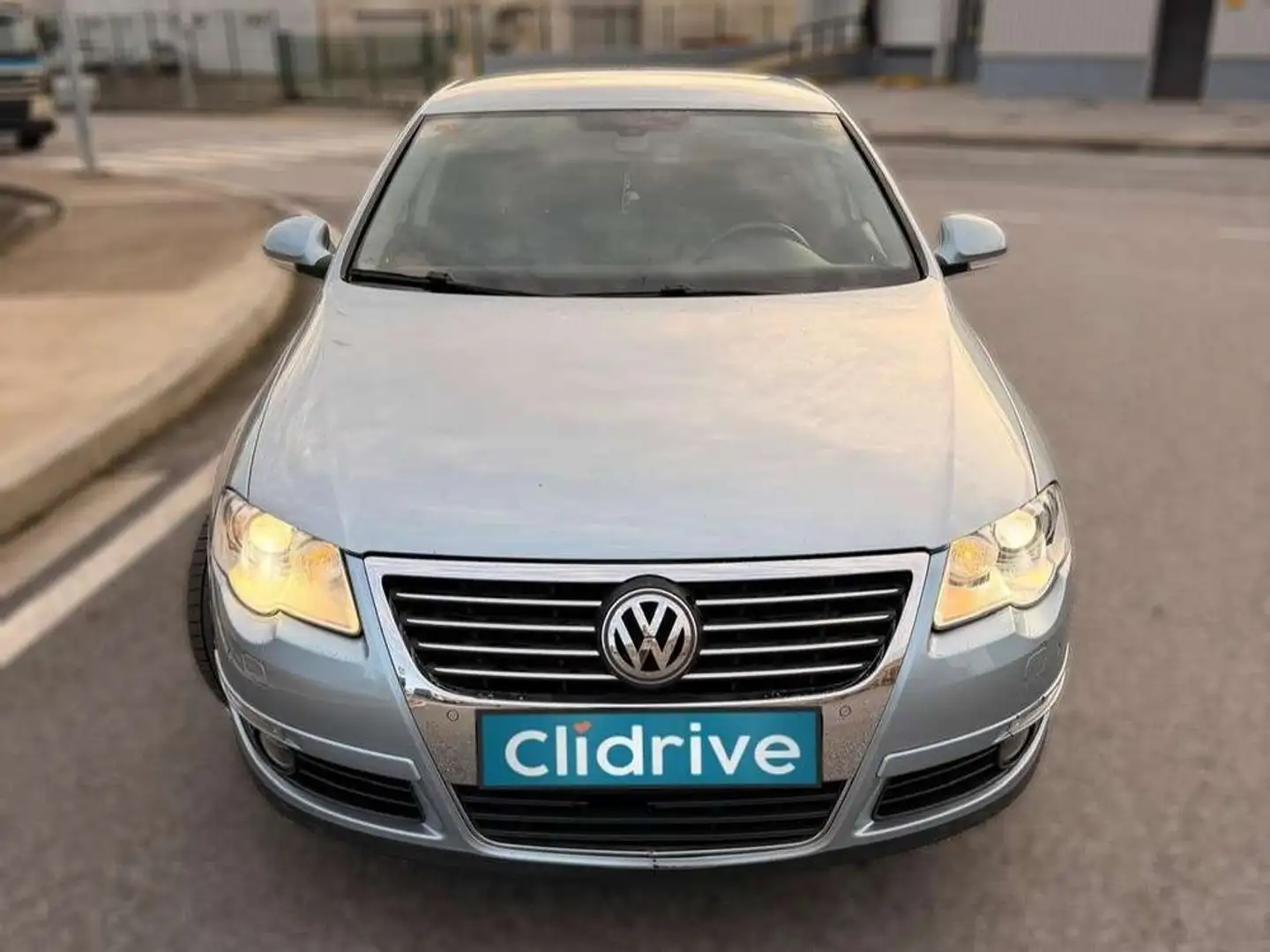 Volkswagen Passat 2.0TDI Highline DPF Gris - 2
