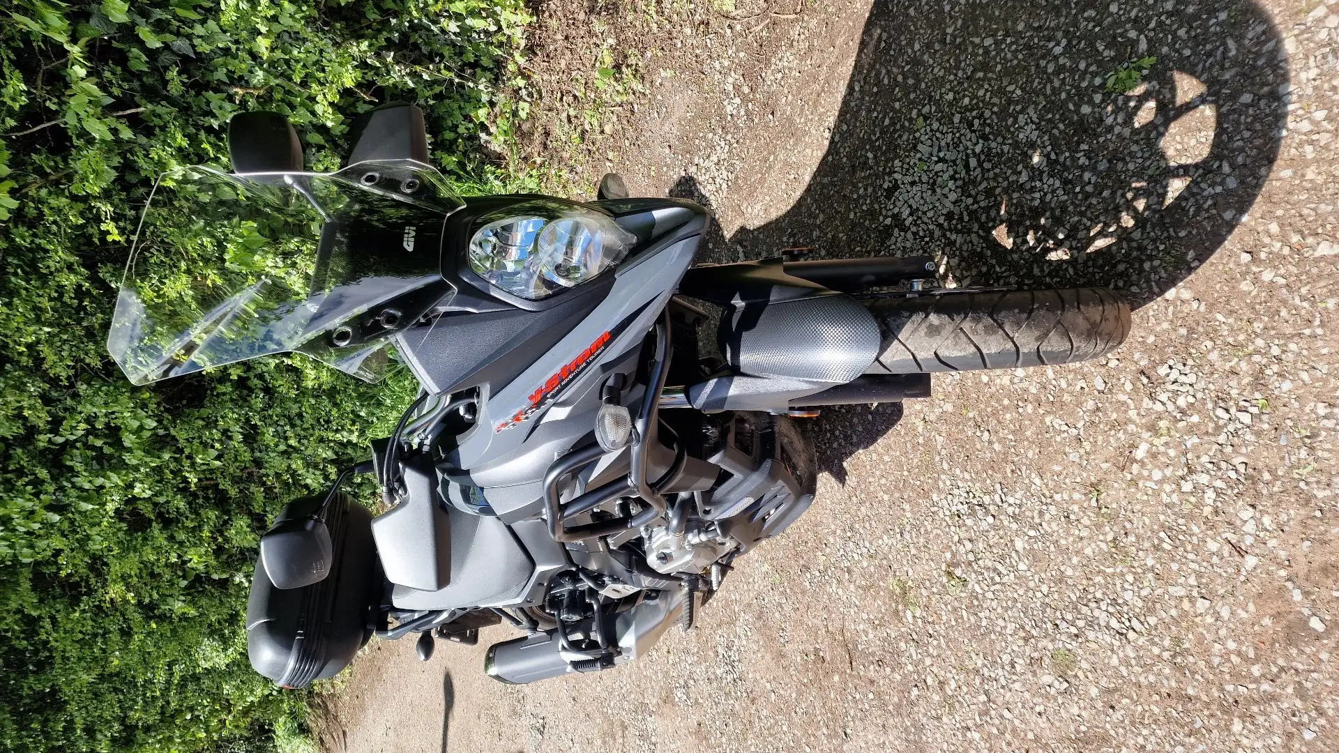 Suzuki V-Strom 650 Gris - 2