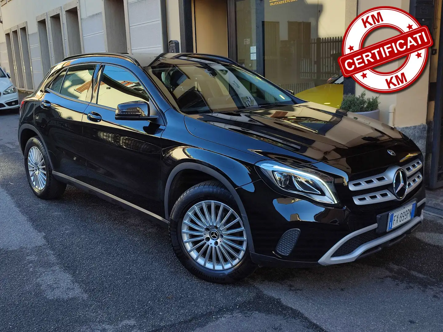 Mercedes-Benz GLA 180 Night Edition Navi/Led/Telecamera/Portellone elett Nero - 1