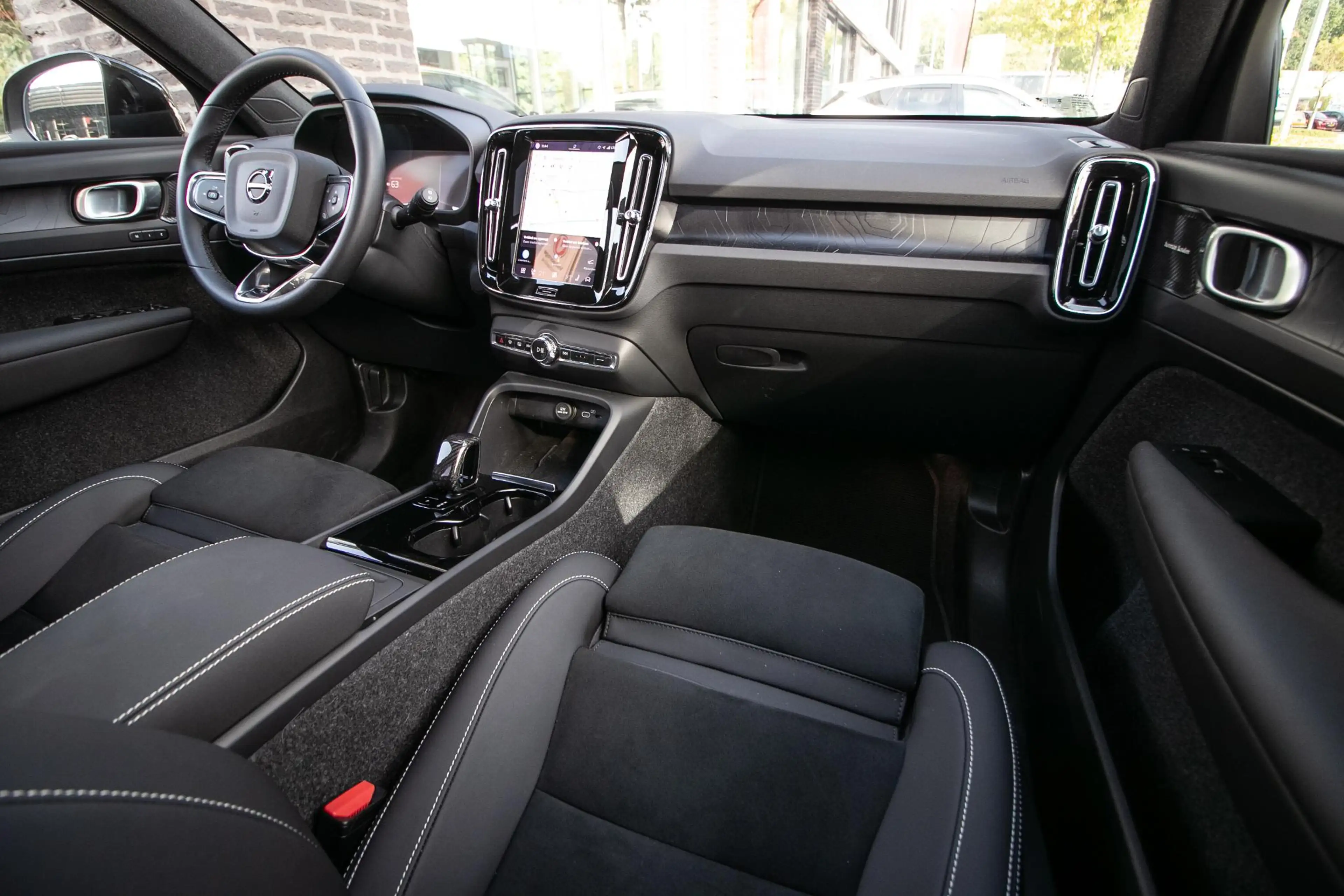 Volvo EX40 Single Motor Extended Range Ultra Black Ed. 82 kWh — photo 3