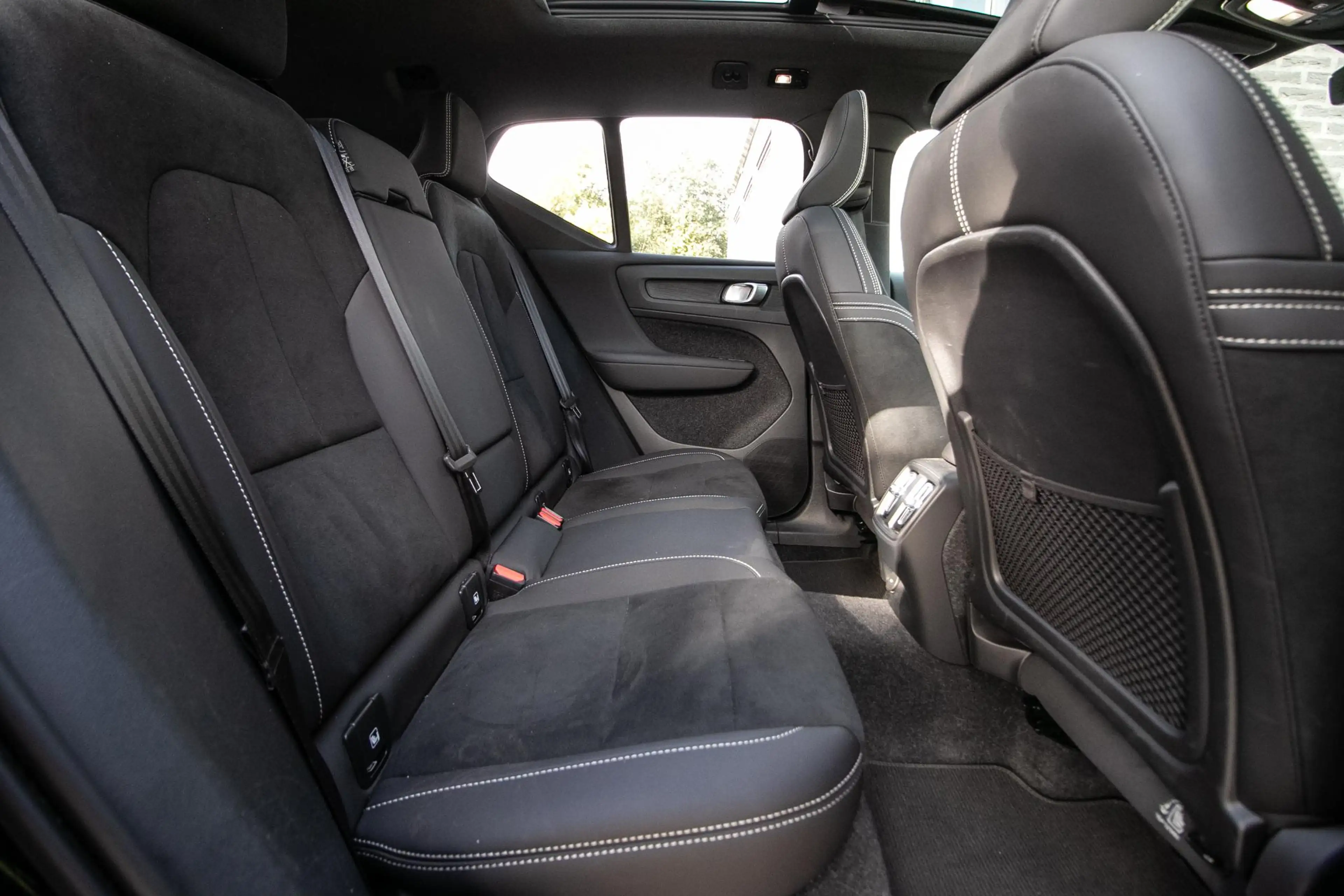 Volvo EX40 Single Motor Extended Range Ultra Black Ed. 82 kWh — photo 9