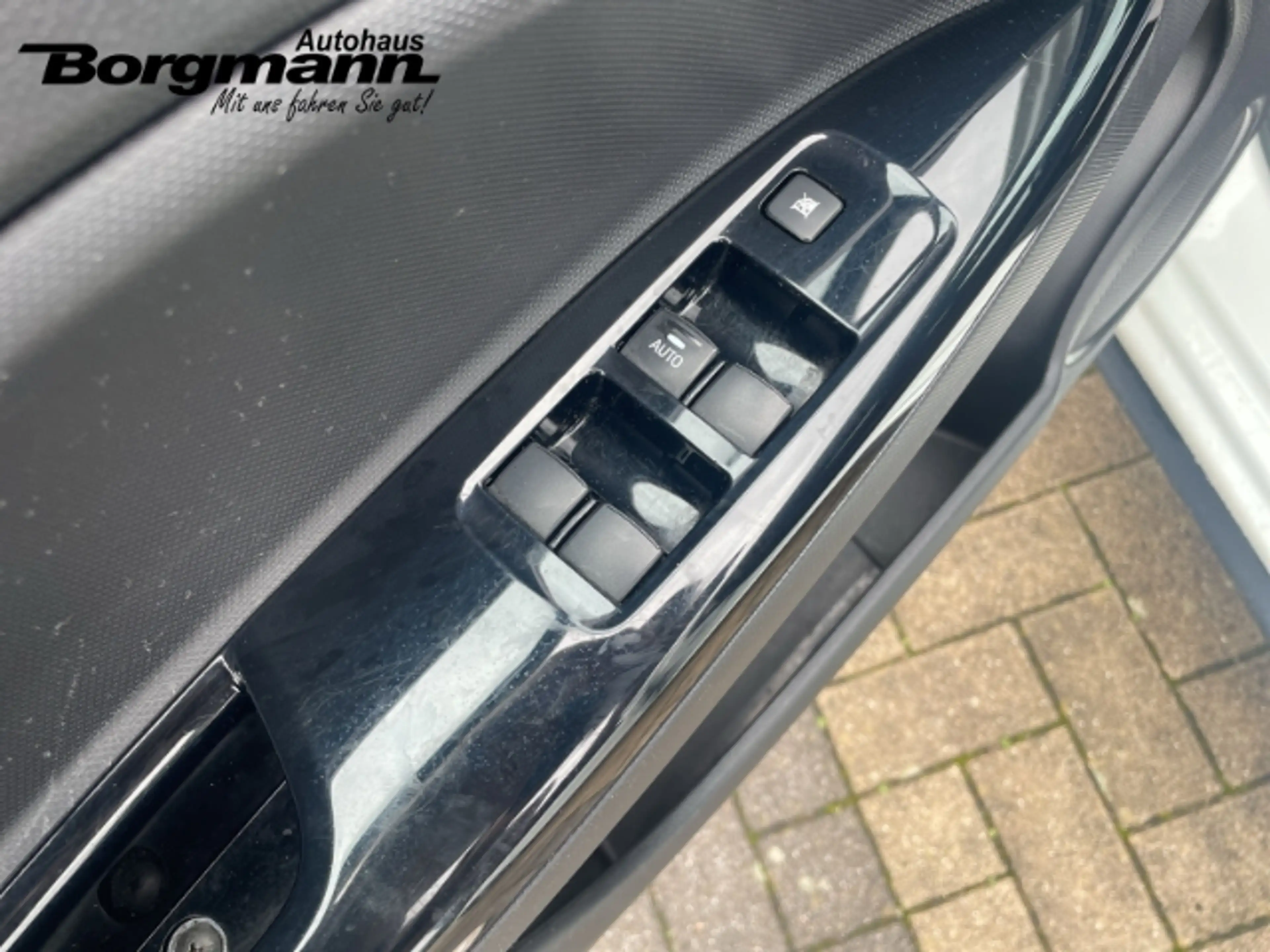 Mitsubishi Space Star Diamant Edition+ 1.2 Bluetooth - Sitzheizung - App — photo 11
