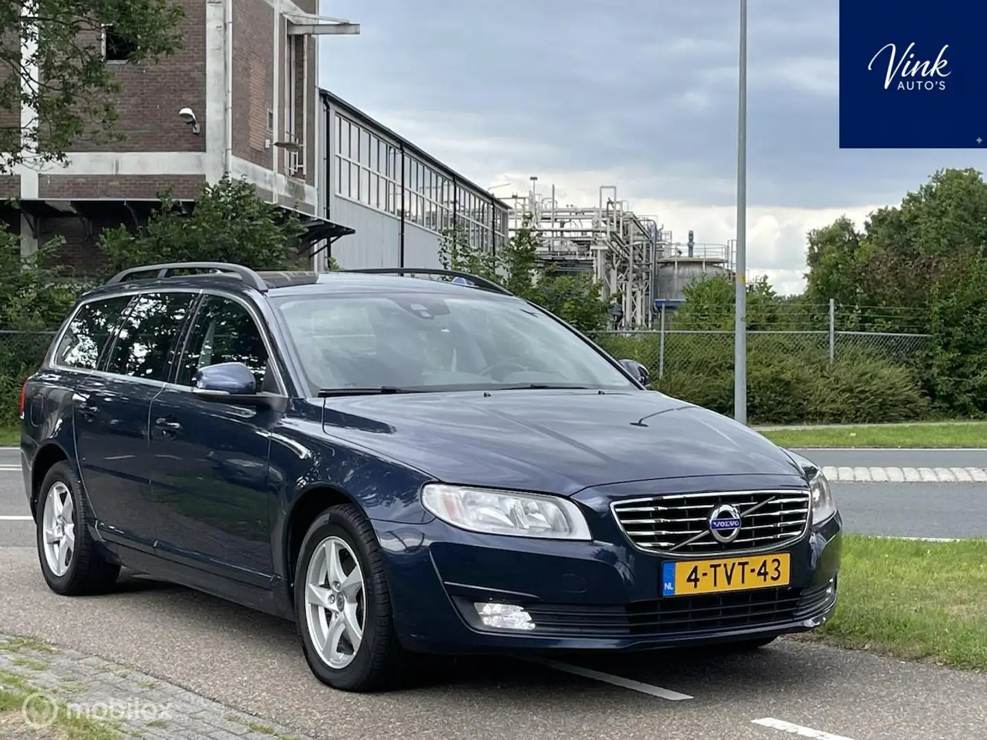 Volvo V70 2.0 D4 Summum | 180 PK | Navigatie Blauw - 1