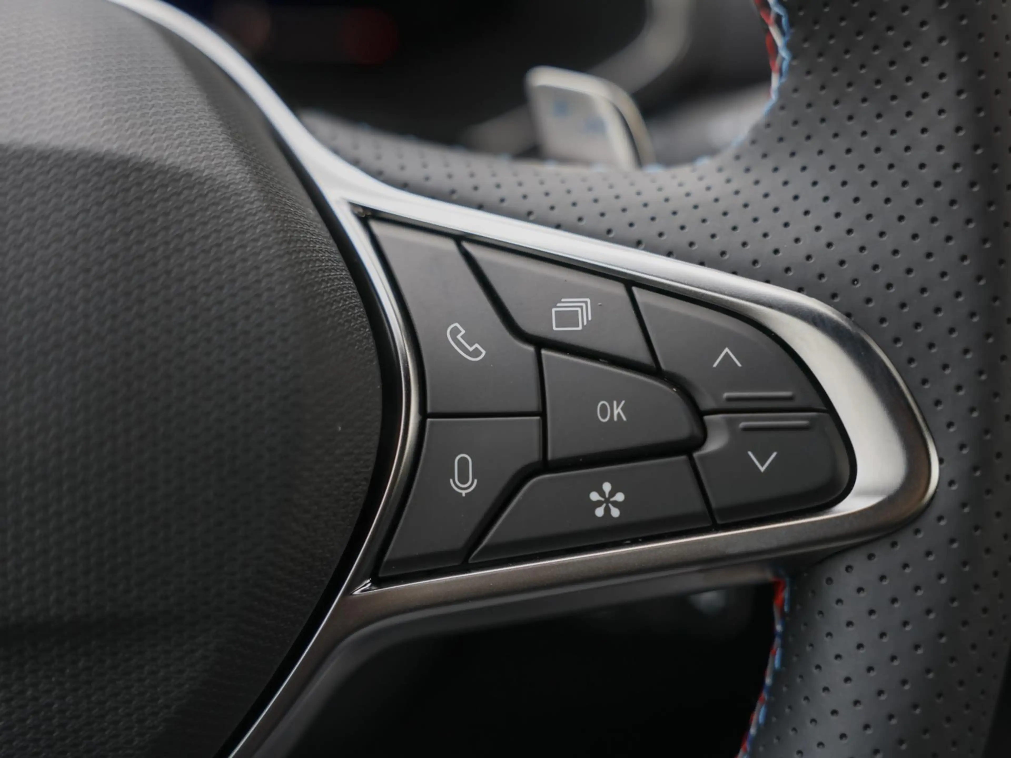 Renault Symbioz Esprit Alpine Mild Hybrid 140 EDC — photo 14
