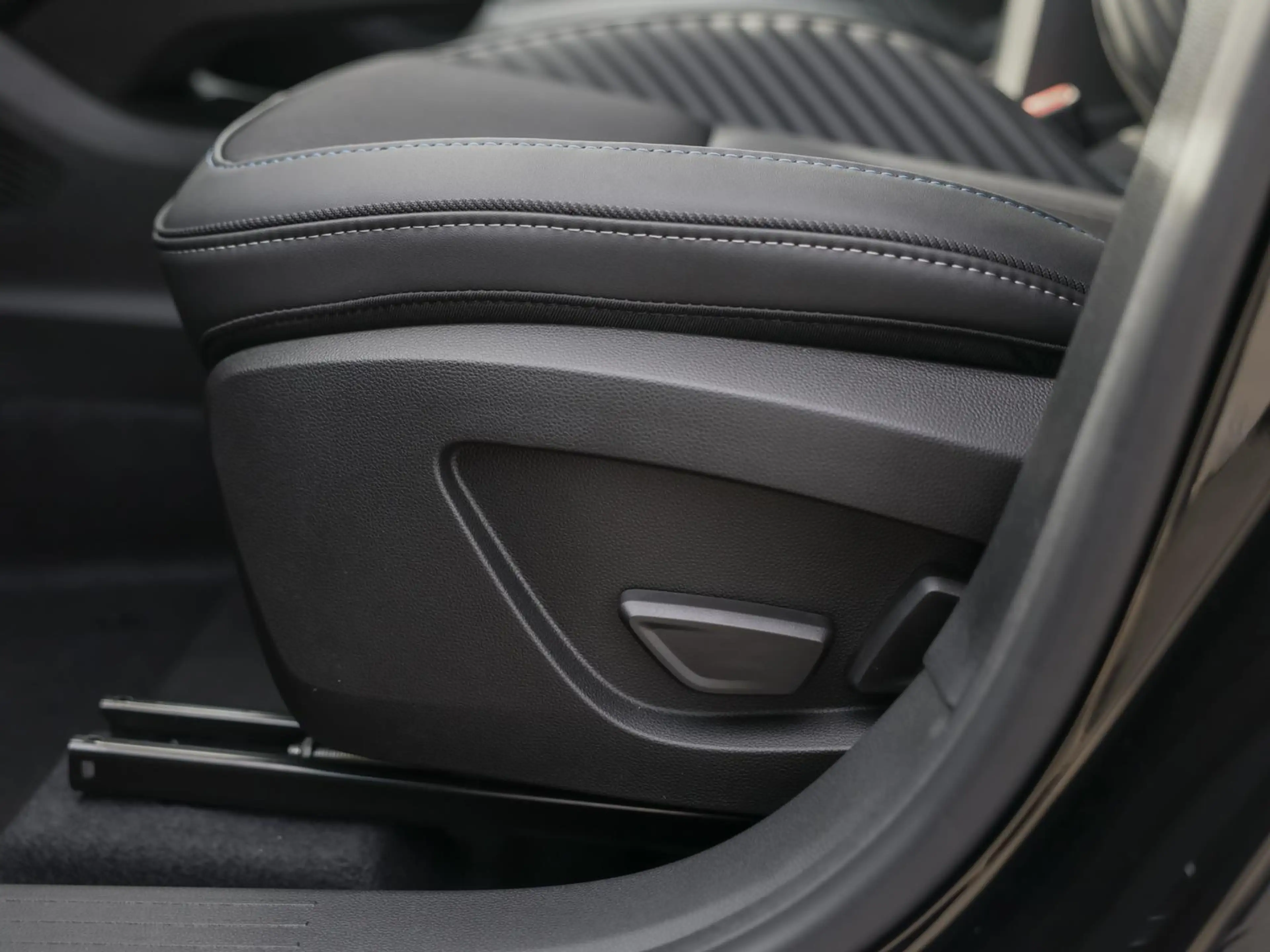 Renault Symbioz Esprit Alpine Mild Hybrid 140 EDC — photo 13