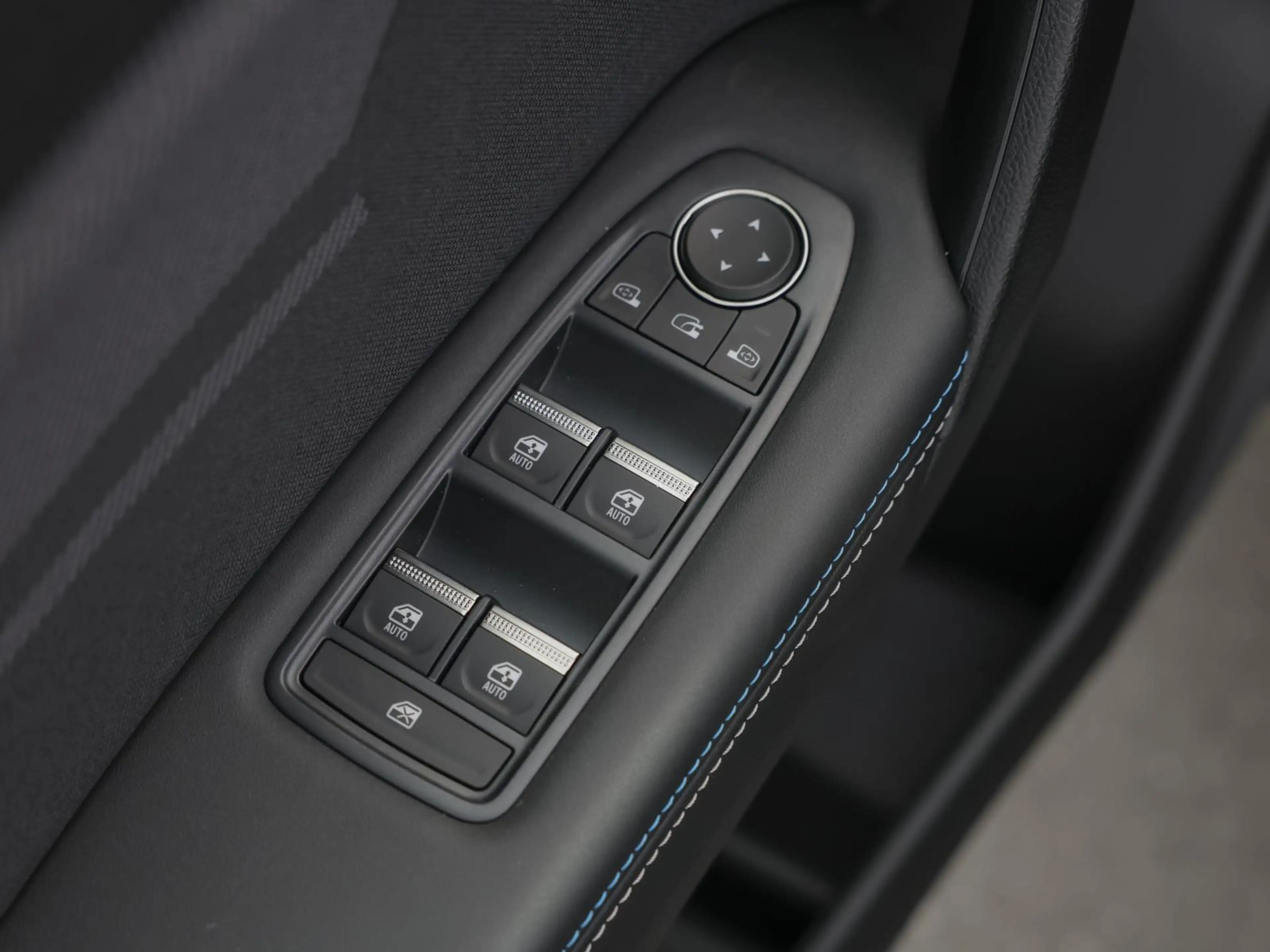 Renault Symbioz Esprit Alpine Mild Hybrid 140 EDC — photo 11