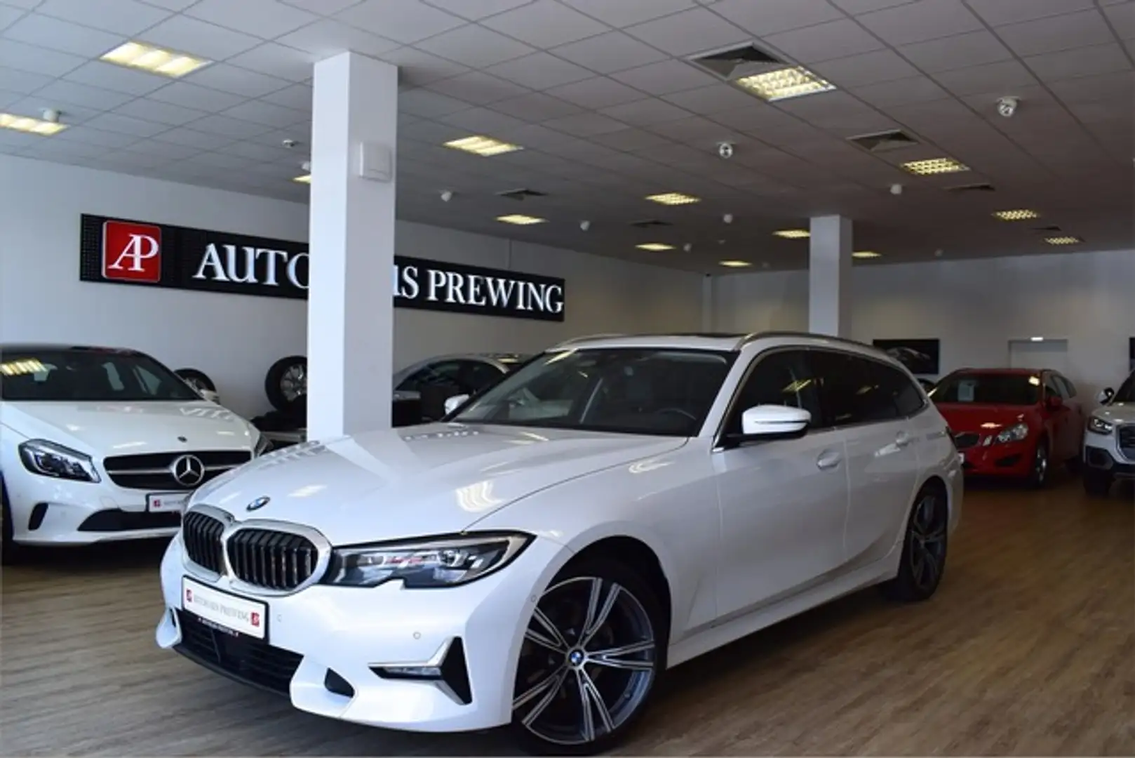 BMW 320 d xDrive LUXURY LINE/19"/PANO/MTL.RATE 296,- Weiß - 1