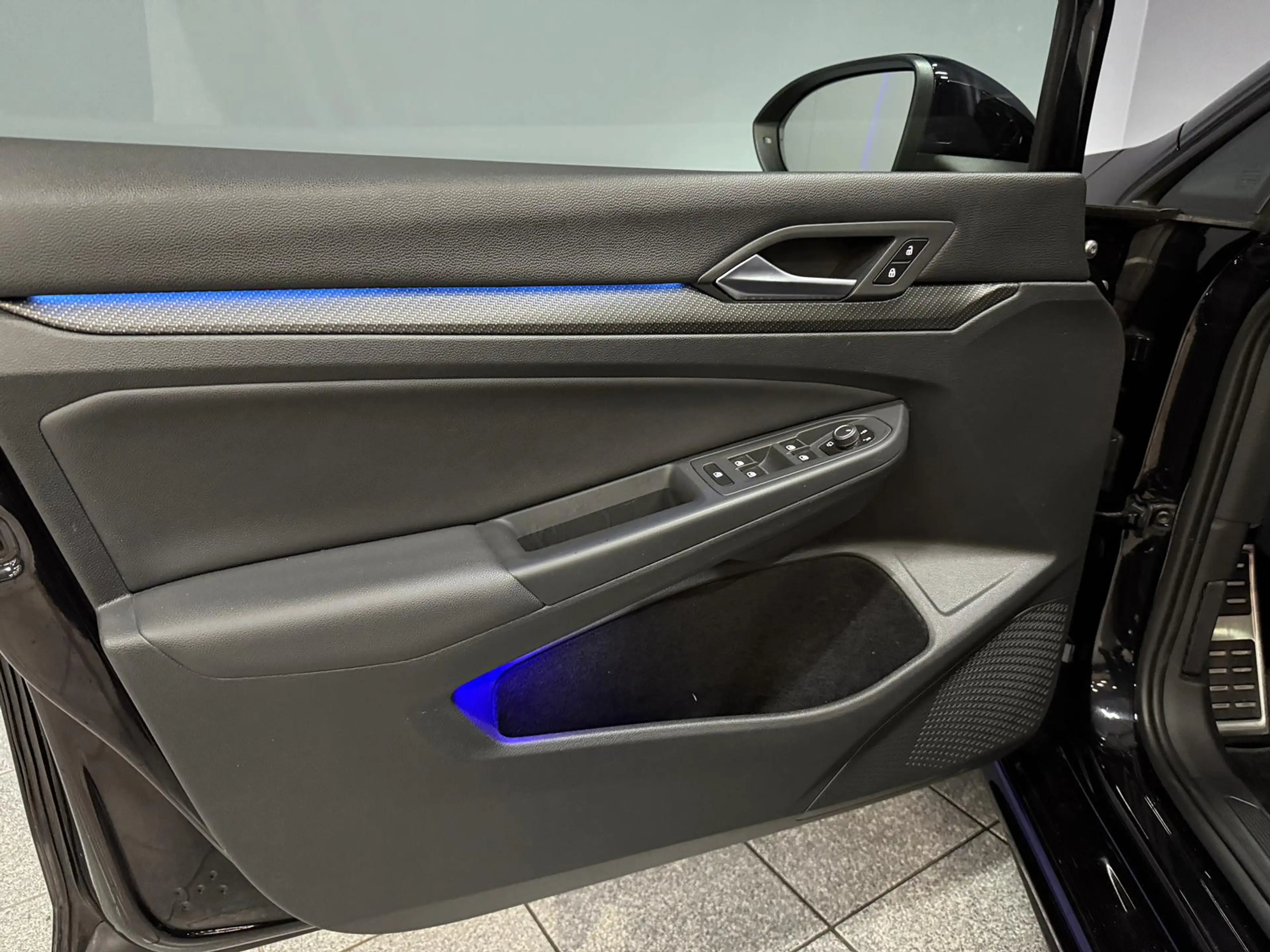 Volkswagen Golf R Performance 2.0 4M Pano|Akra|HUD|320pk — photo 12