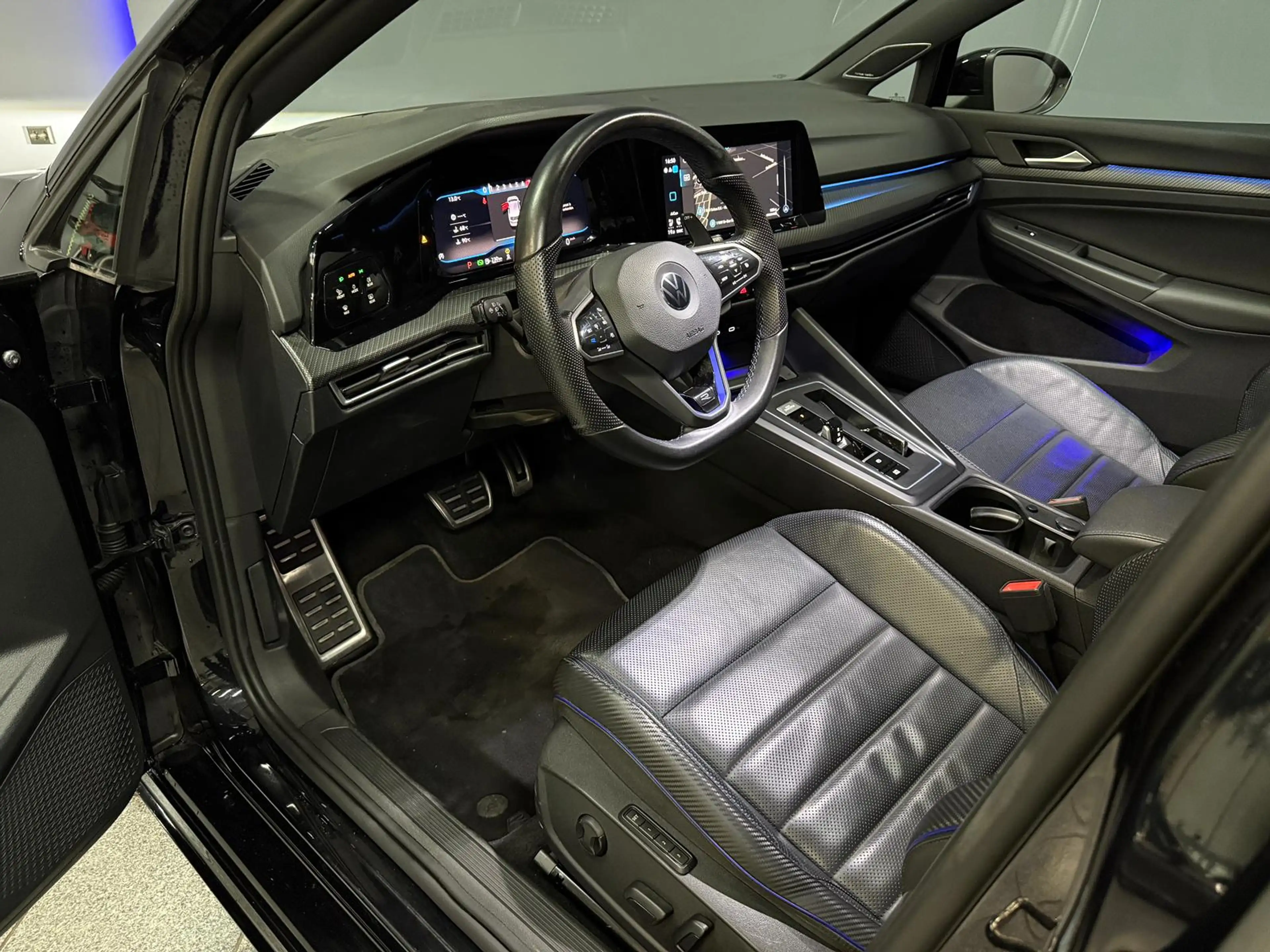 Volkswagen Golf R Performance 2.0 4M Pano|Akra|HUD|320pk — photo 13