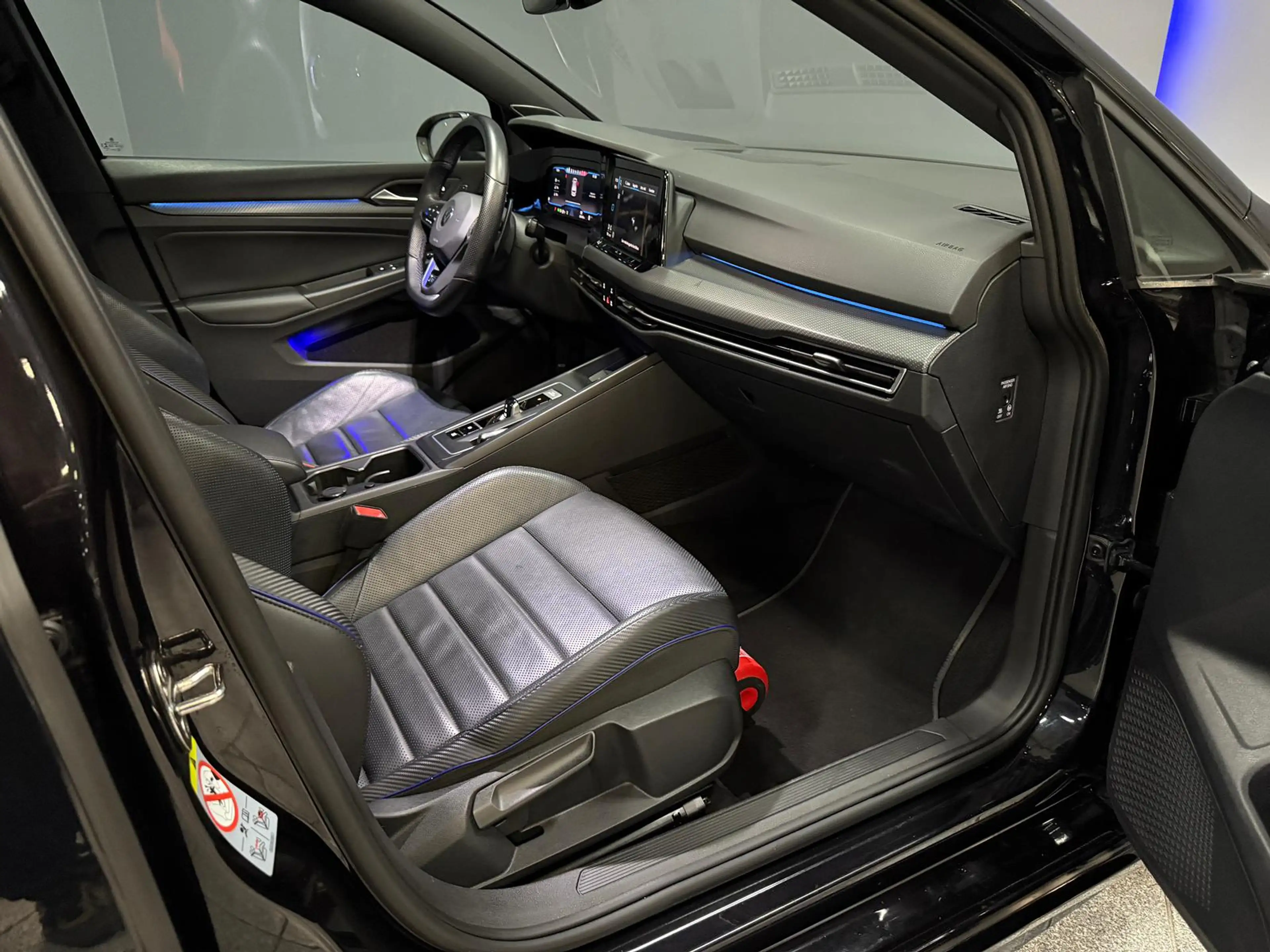 Volkswagen Golf R Performance 2.0 4M Pano|Akra|HUD|320pk — photo 3