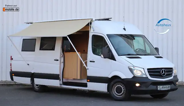 Mercedes-Benz Sprinter view 3