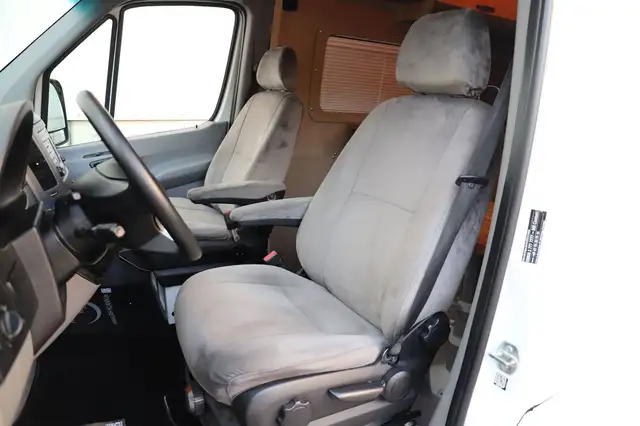 Mercedes-Benz Sprinter view 12