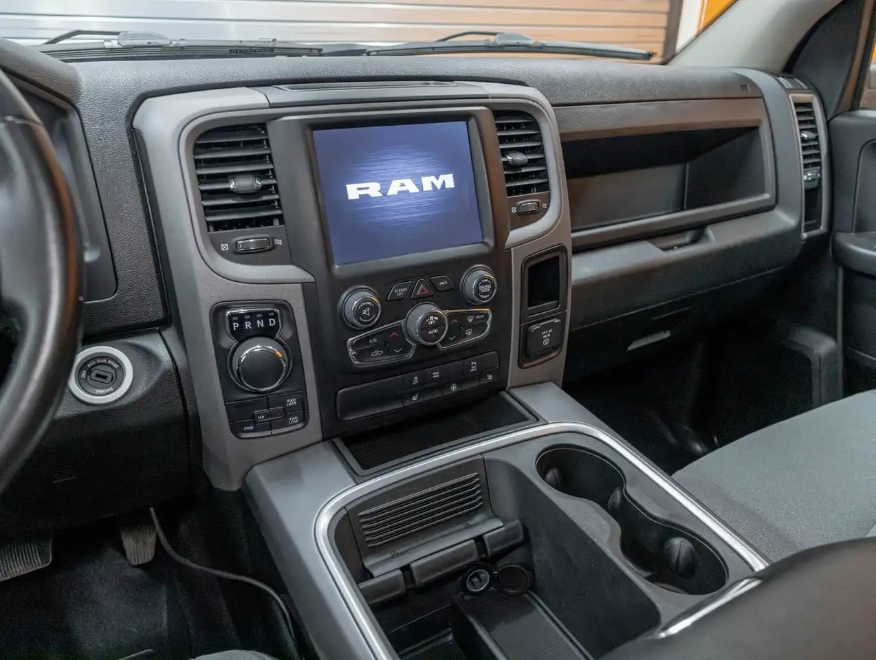 RAM 1500 снимка RAM 1500