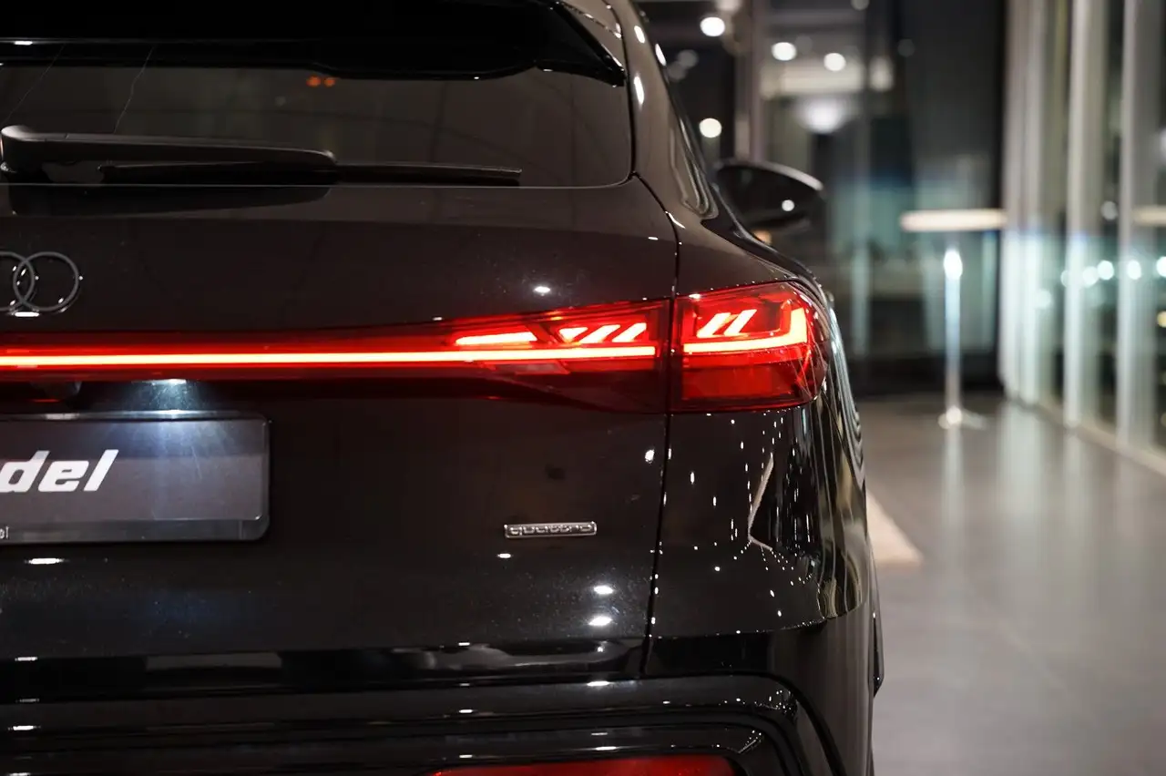 Audi Q5 Sportback e-Hybrid | Tech pro | Pano | Carbon 10
