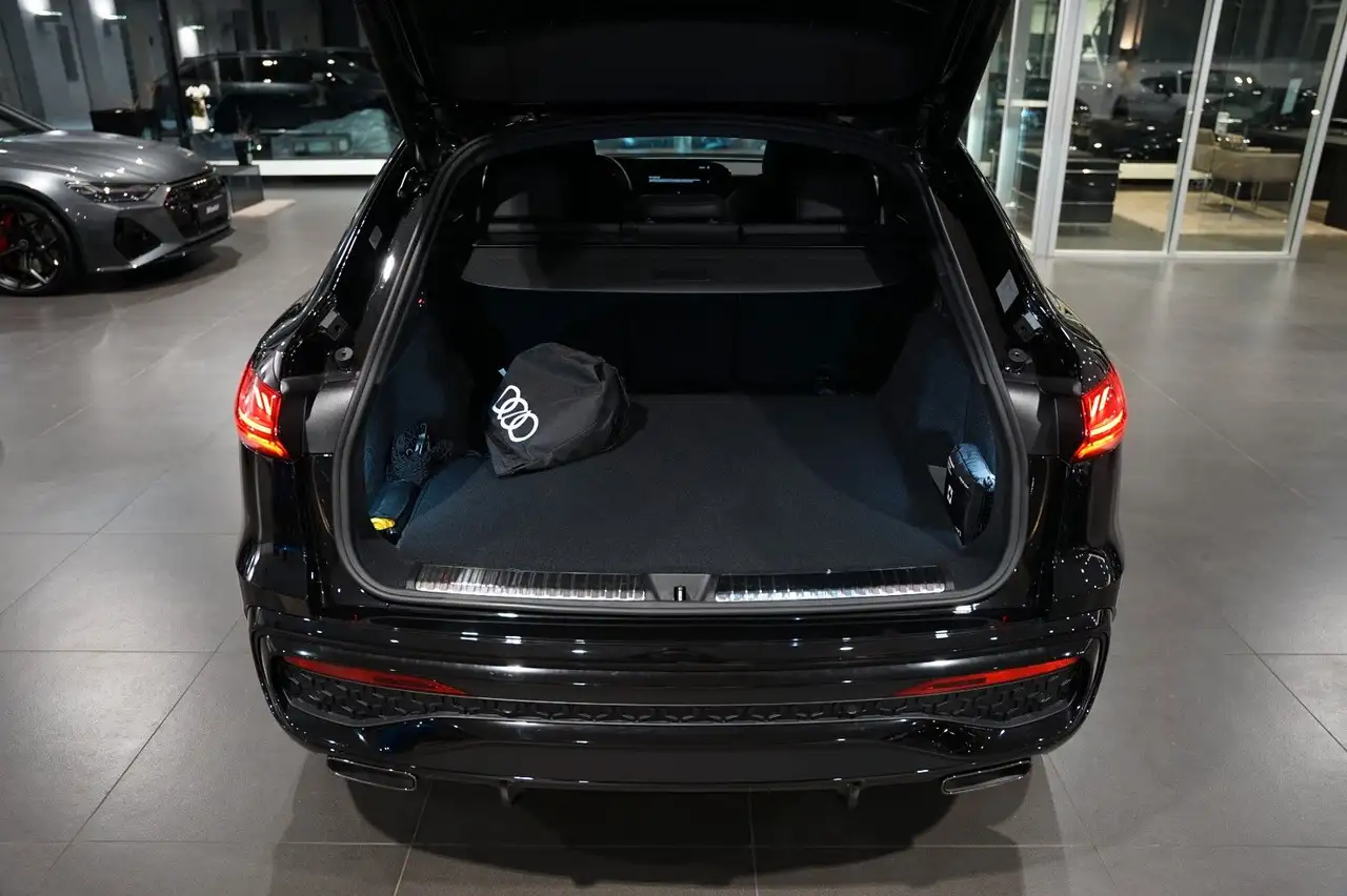 Audi Q5 Sportback e-Hybrid | Tech pro | Pano | Carbon 4