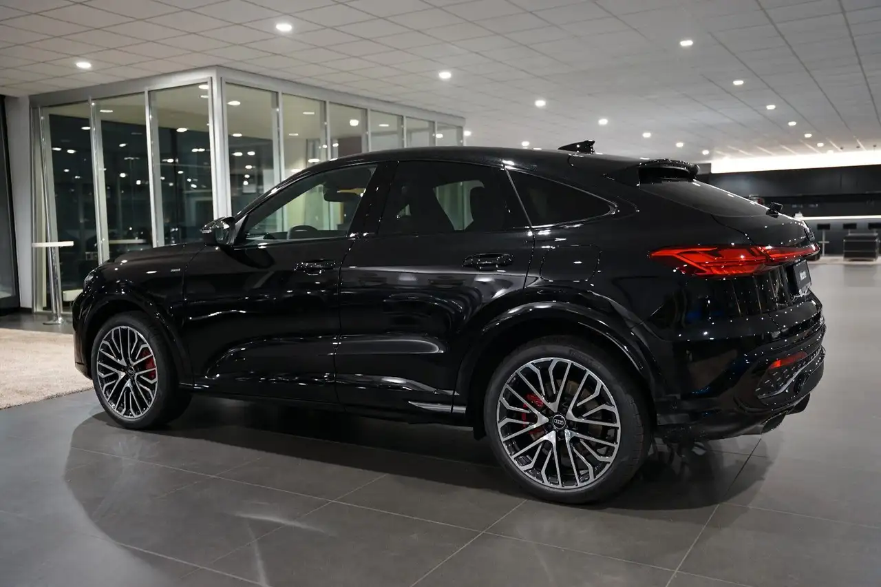 Audi Q5 Sportback e-Hybrid | Tech pro | Pano | Carbon 2