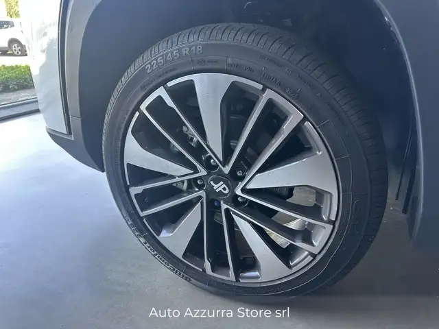 DR Automobiles DR5 view 5