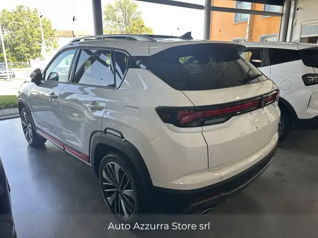 DR Automobiles DR5 view 4