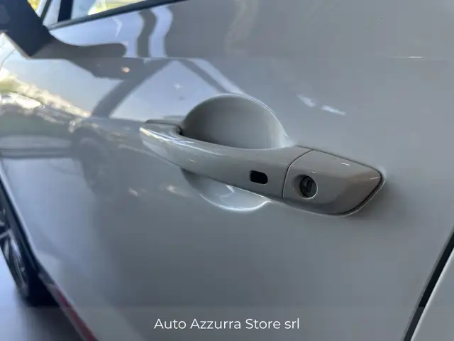 DR Automobiles DR5 view 6