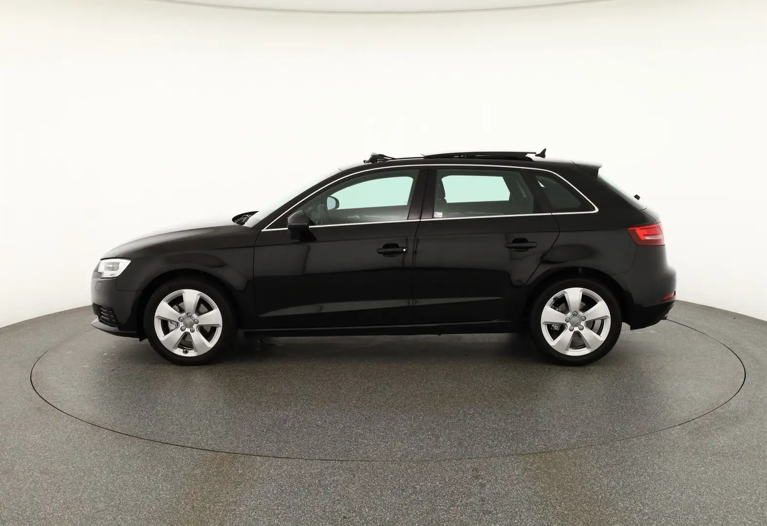 Audi A3 Sportback 1.5 TSI S-tronic Xenon Panorama PDC Nero - 2