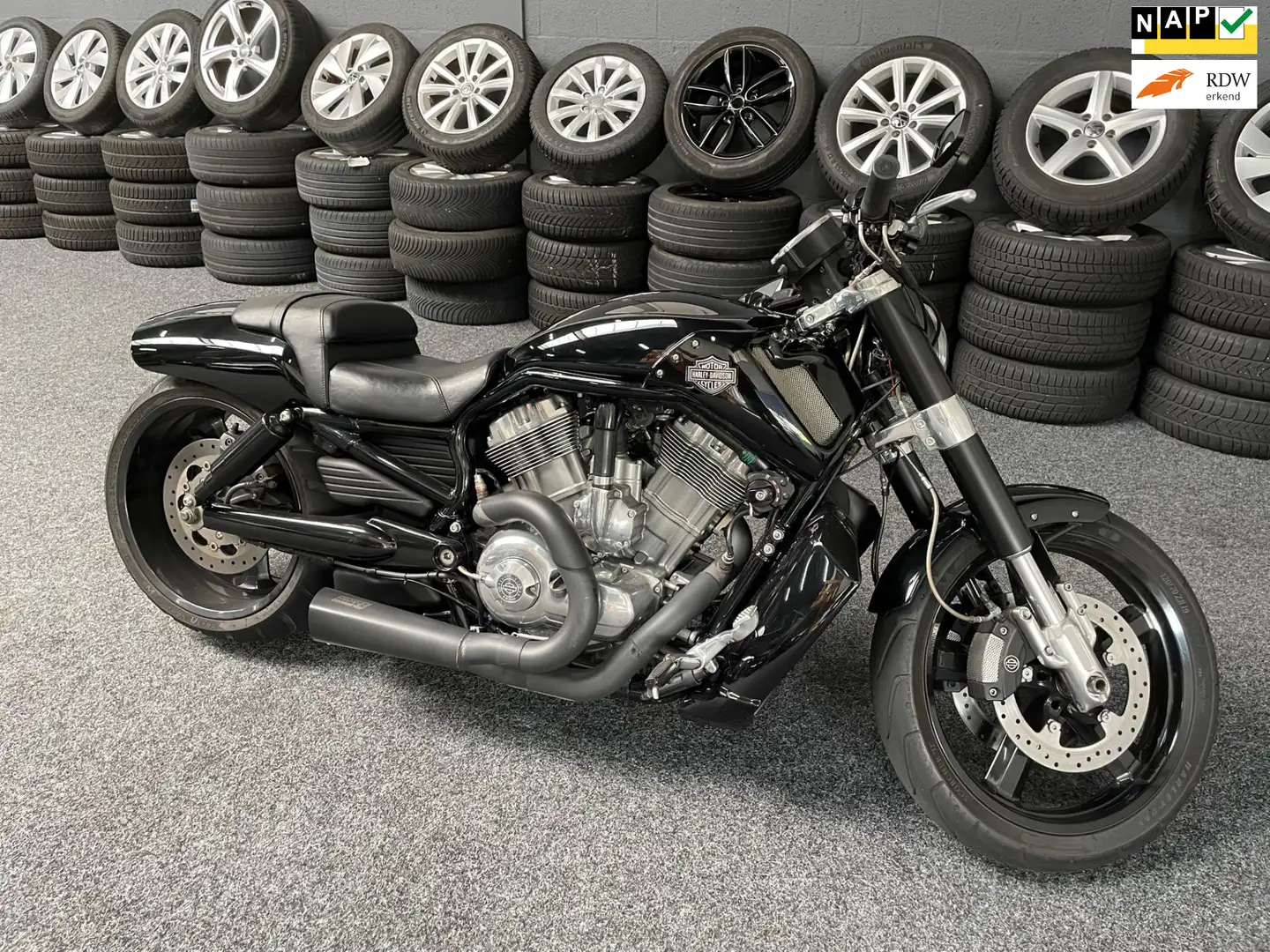 Harley-Davidson V-Rod VRSCF Muscle , Verbrede Achterbrug 280, Alarm, HD5 Zwart - 1