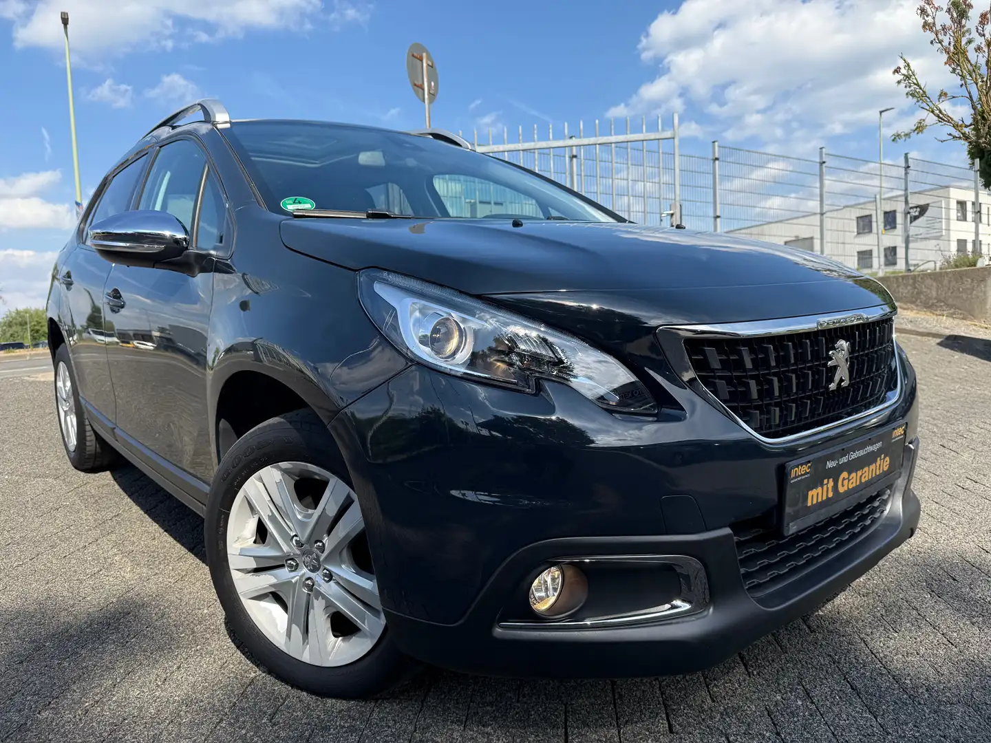 Peugeot 2008 Access Klima-Kamera-Pano-SHZ 1 Hand Grau - 2