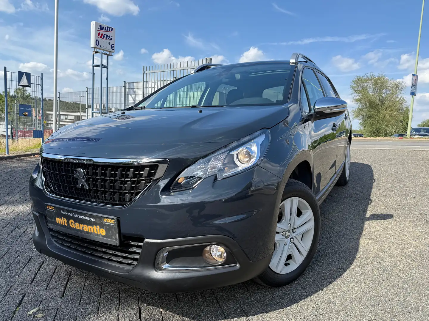 Peugeot 2008 Access Klima-Kamera-Pano-SHZ 1 Hand Grau - 1