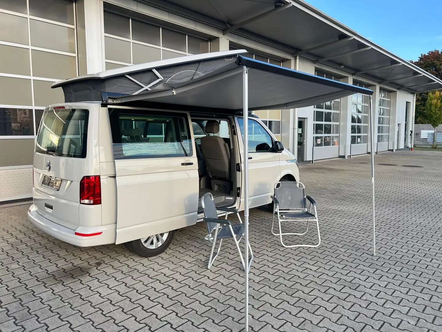 Volkswagen T6 California T6.1 California Beach Camper FWD 2.0 ACC Standh. Grau - 2