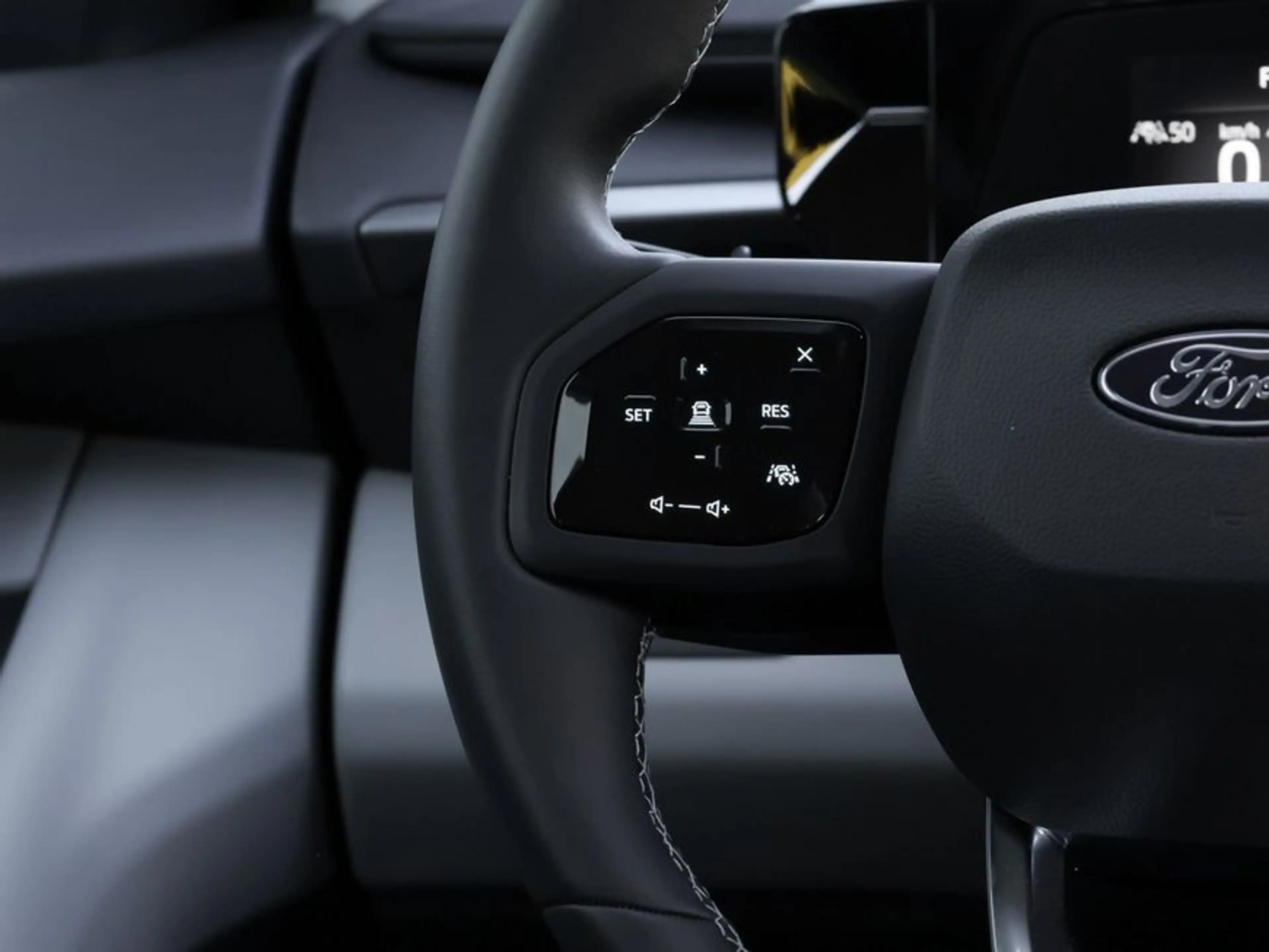 Ford Explorer Dual-Elektromotor Extend. Range AWD 77kWh — photo 12