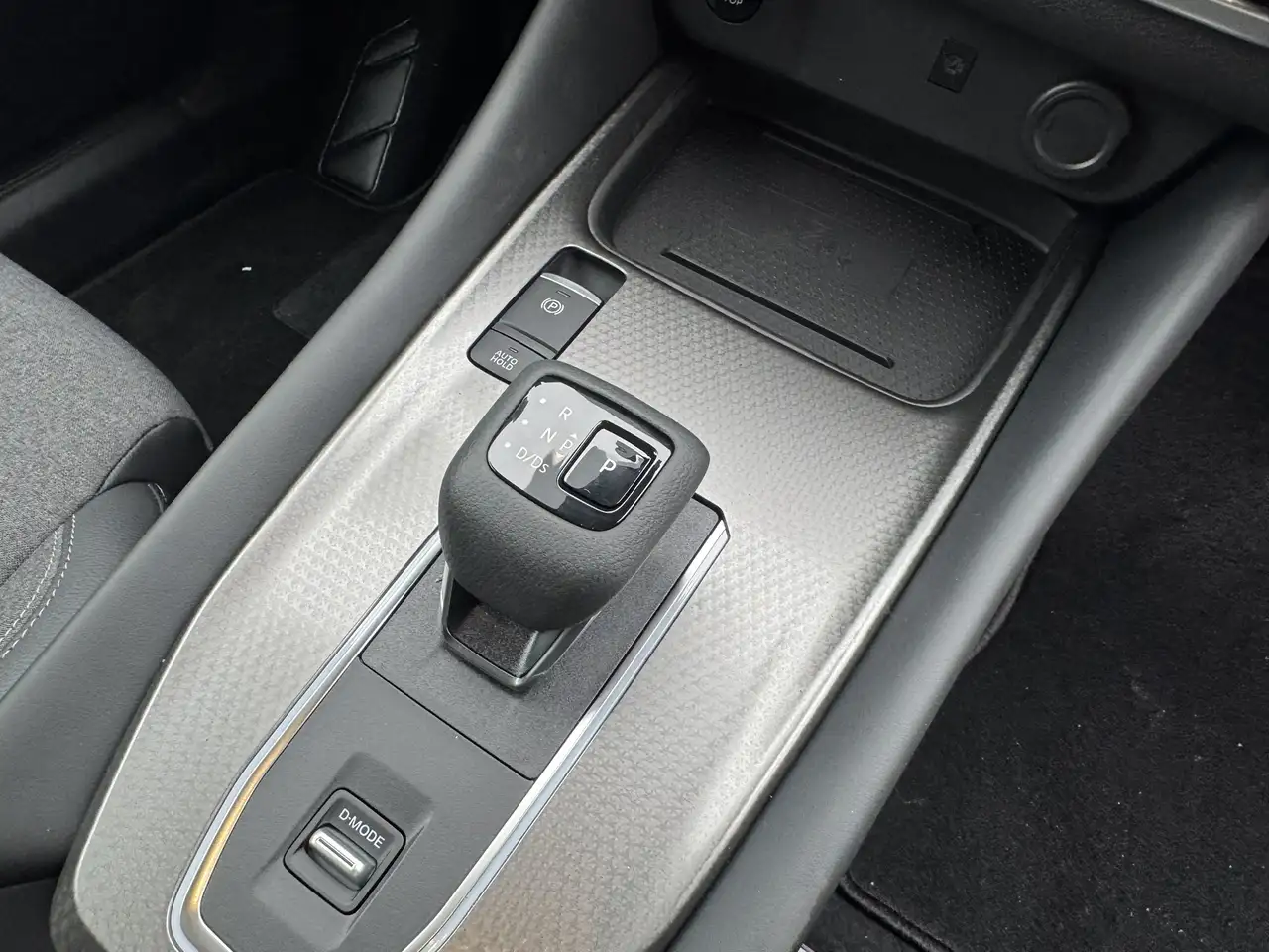 Nissan Qashqai Qashqai 1.3 DIG-T MHEV N-Connecta Xtronic + Cold 17