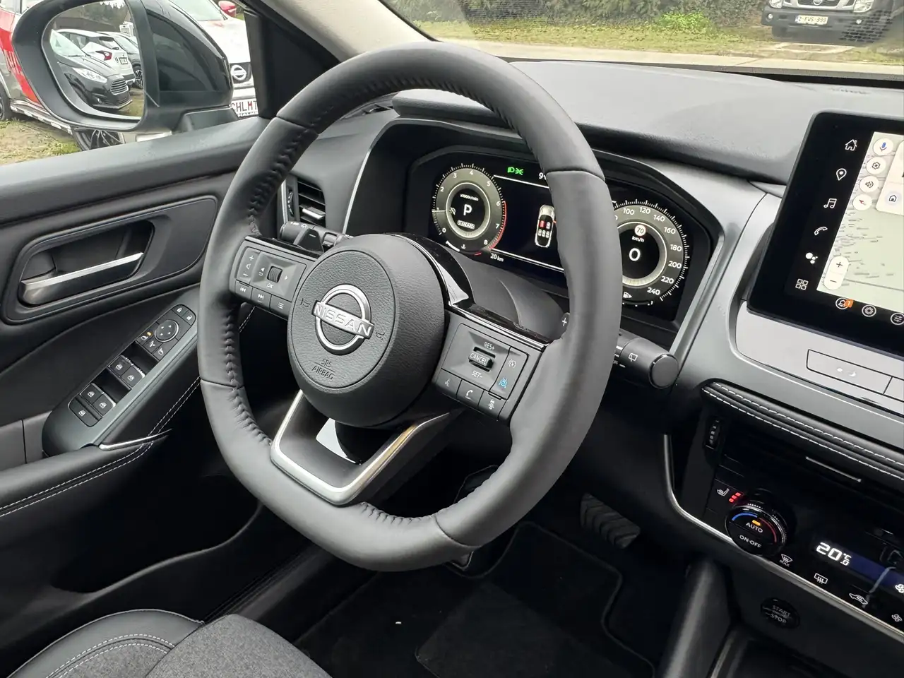 Nissan Qashqai Qashqai 1.3 DIG-T MHEV N-Connecta Xtronic + Cold 21