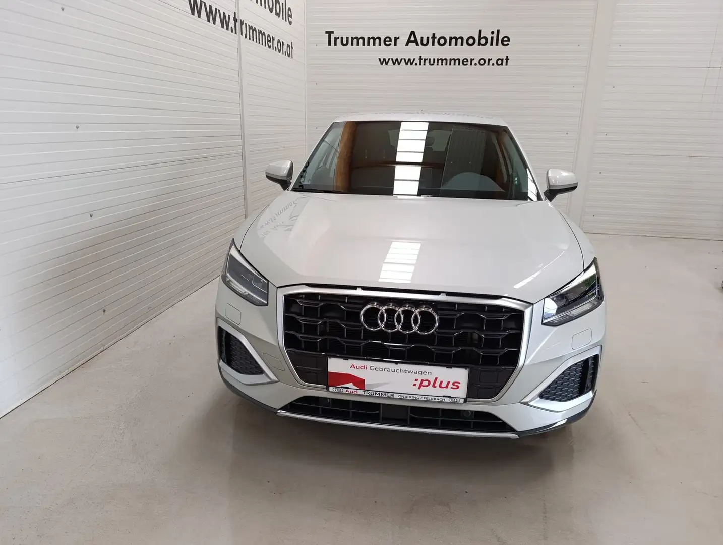 Audi Q2 35 TFSI advanced Silber - 2