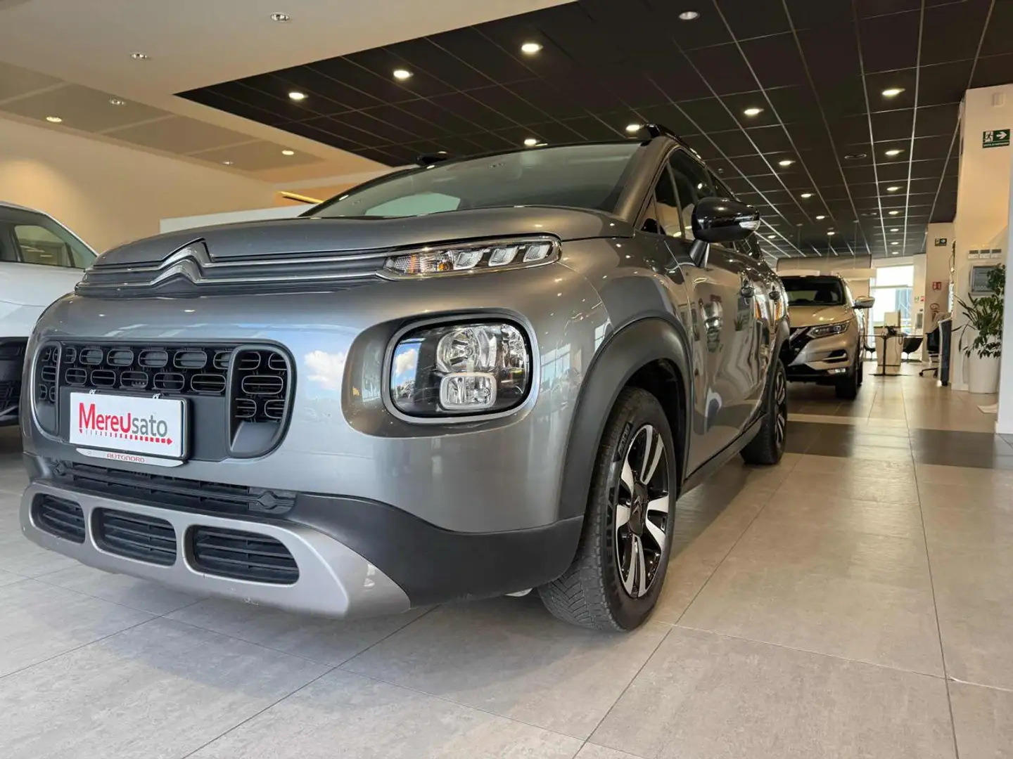 Citroen C3 Aircross BlueHDi 100 S&S Shine Gris - 1