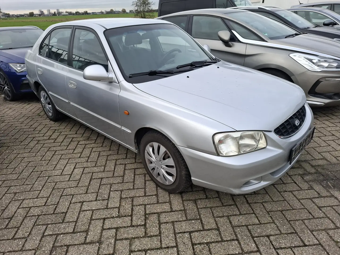 Hyundai ACCENT 1.5i GLS - 1