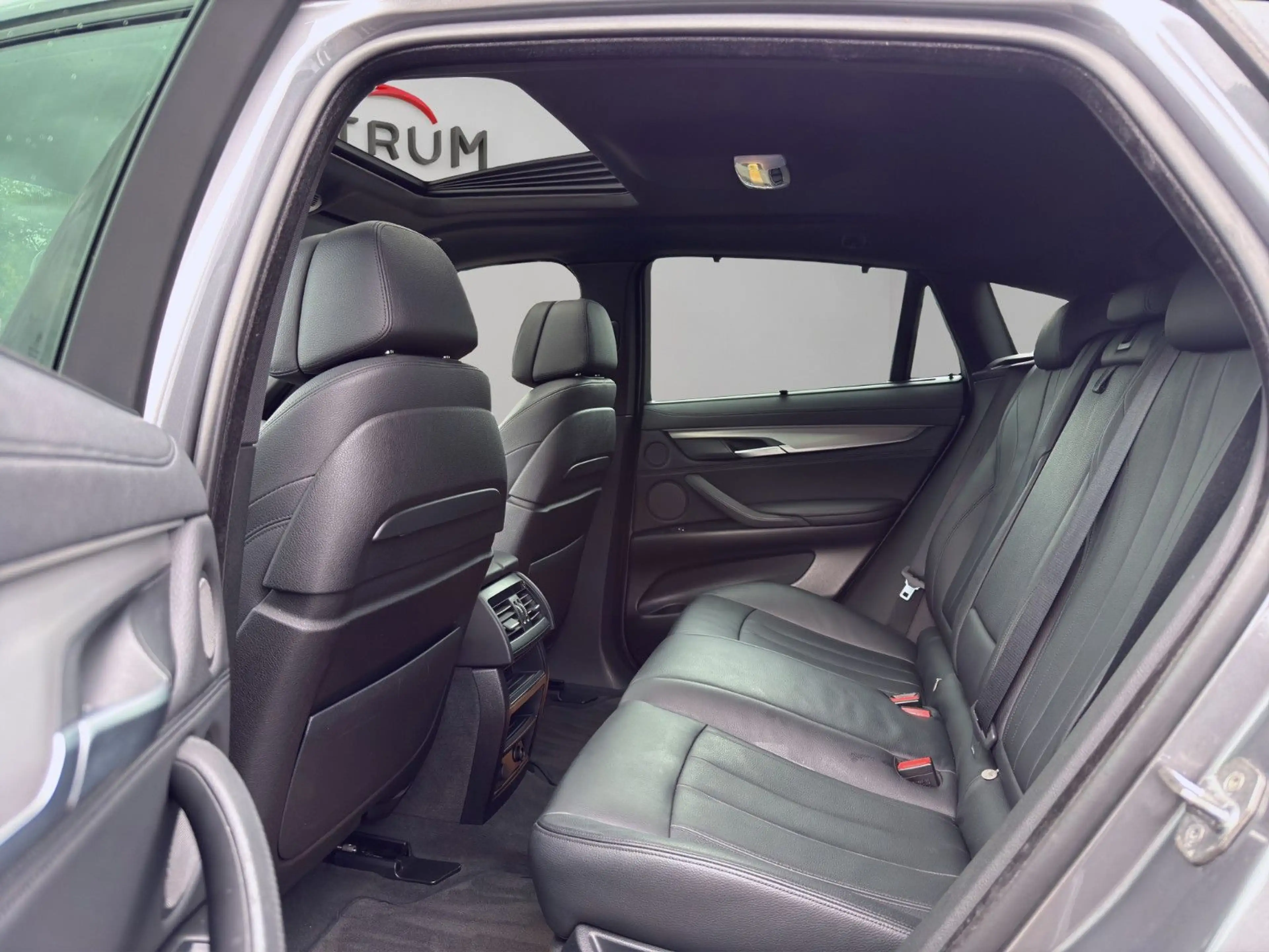 BMW X6 30d M Paket eGSD HUD 360° VIRT H/K SOFTCL 20" — photo 11