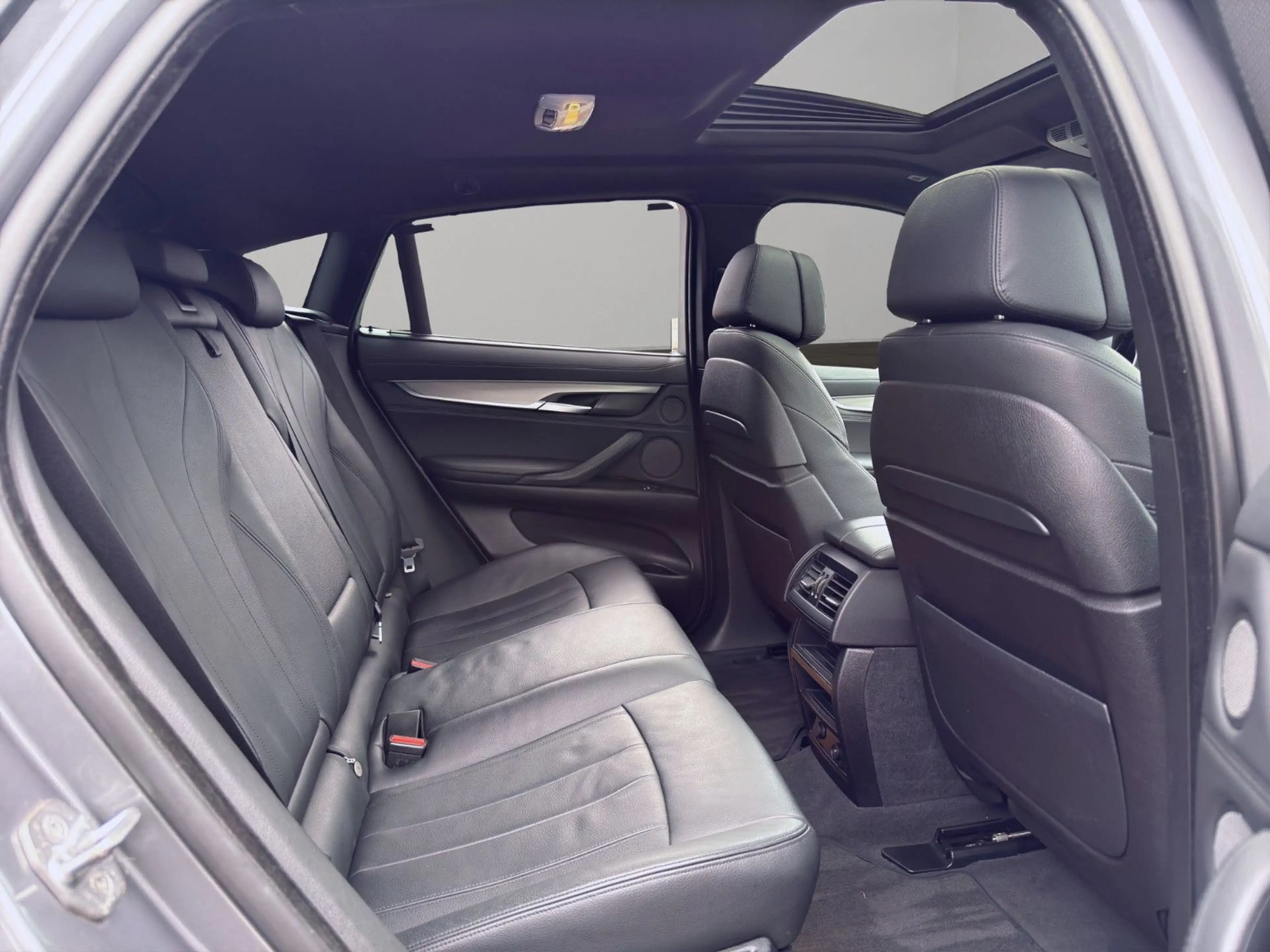BMW X6 30d M Paket eGSD HUD 360° VIRT H/K SOFTCL 20" — photo 14