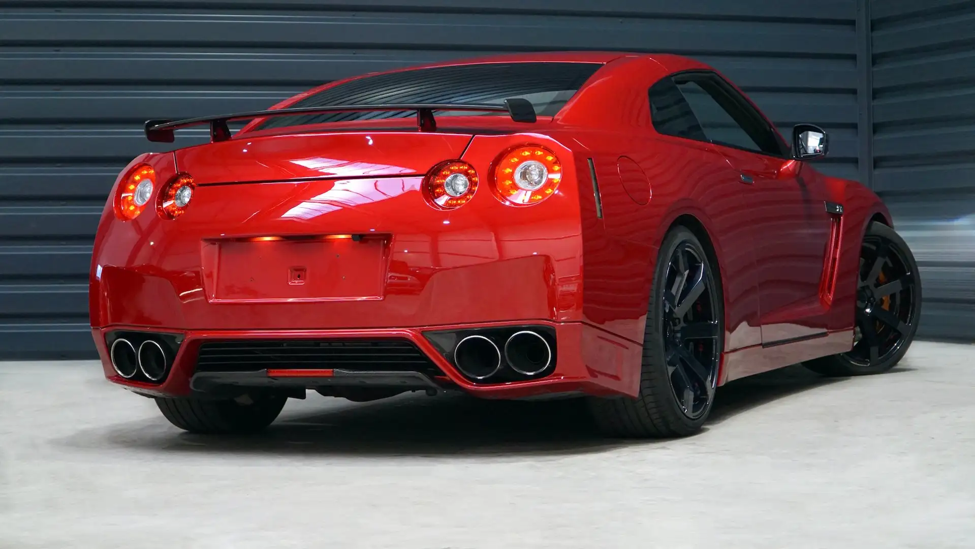 Nissan GT-R GT-R Black Edition Rot - 1