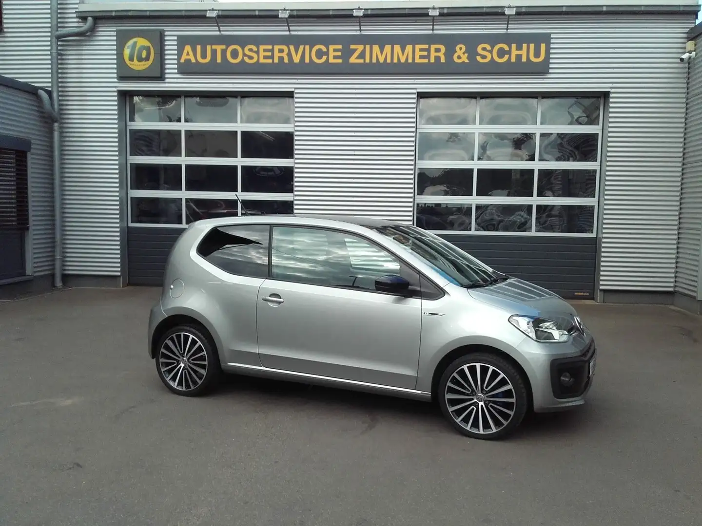 Volkswagen up! high up! BMT/Start-Stopp Stříbrná - 1