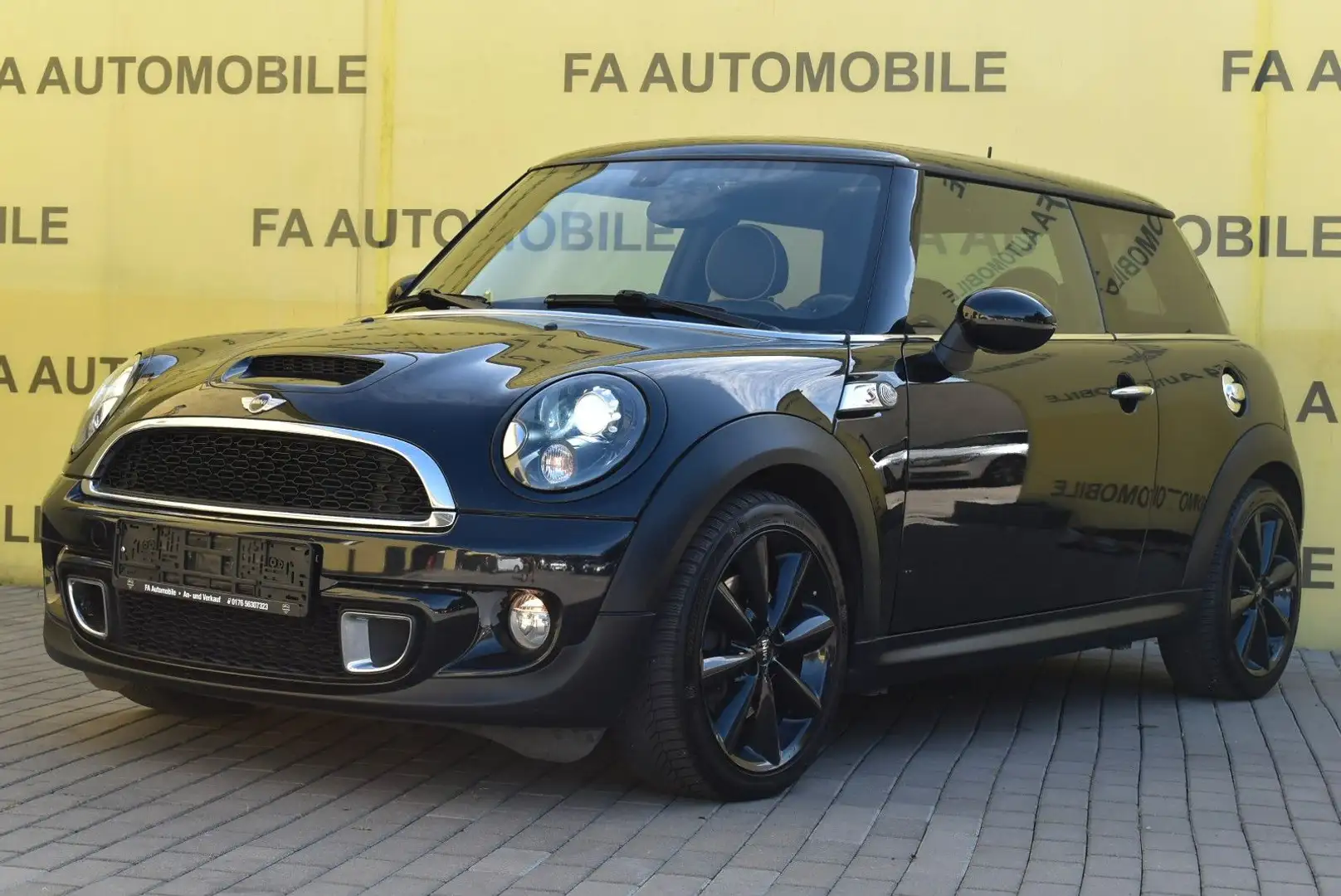 MINI Cooper S Mini Cooper S/XENON/HARMAN/KEYLESS/NAVI Schwarz - 1