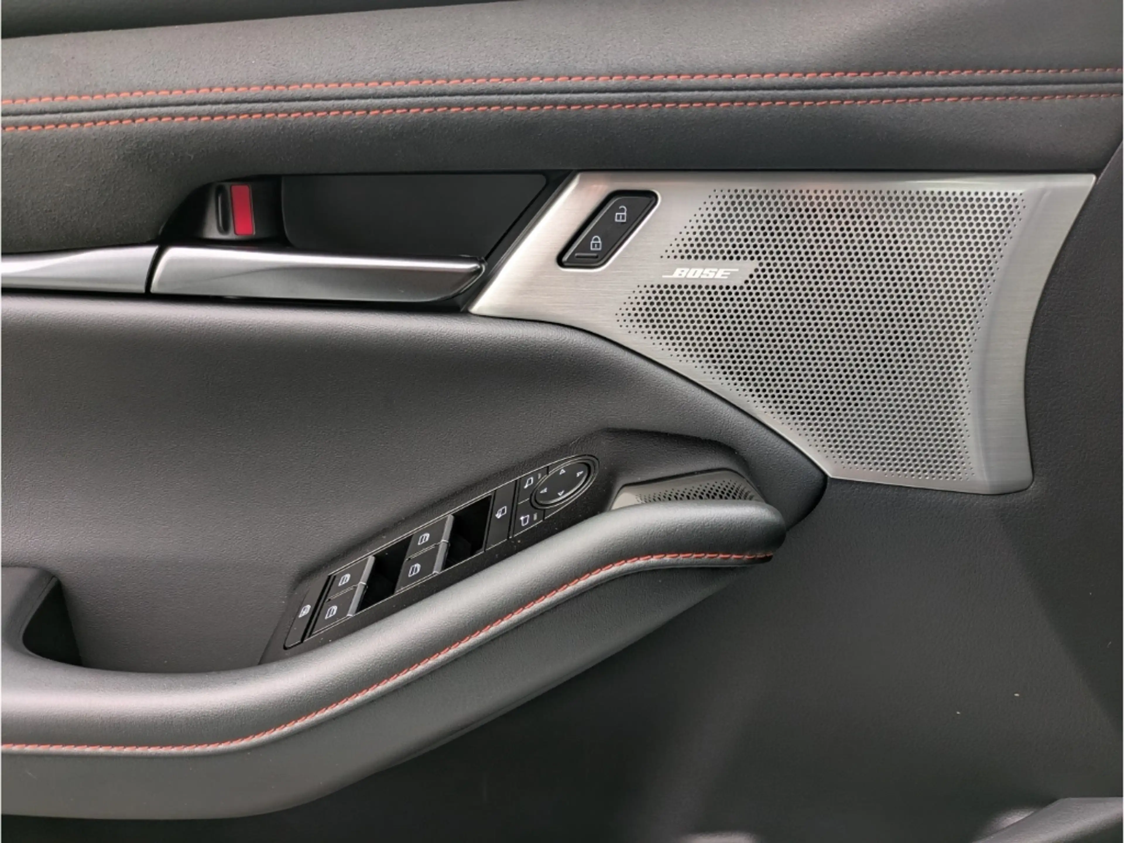Mazda 3 NAGISA e-Skyactiv-G 140PS 6AT HUD Navi Memory Sitz — photo 10