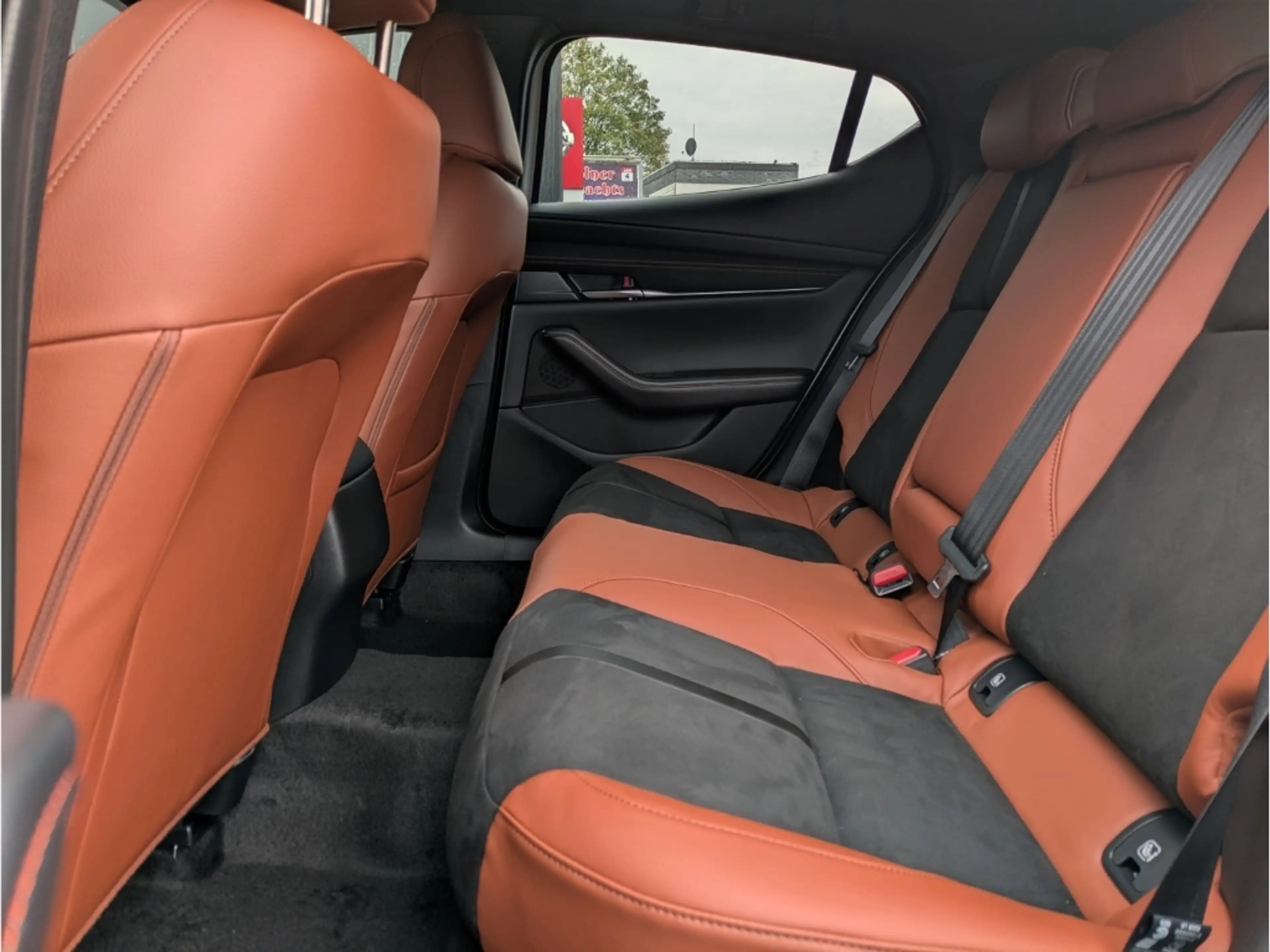 Mazda 3 NAGISA e-Skyactiv-G 140PS 6AT HUD Navi Memory Sitz — photo 6