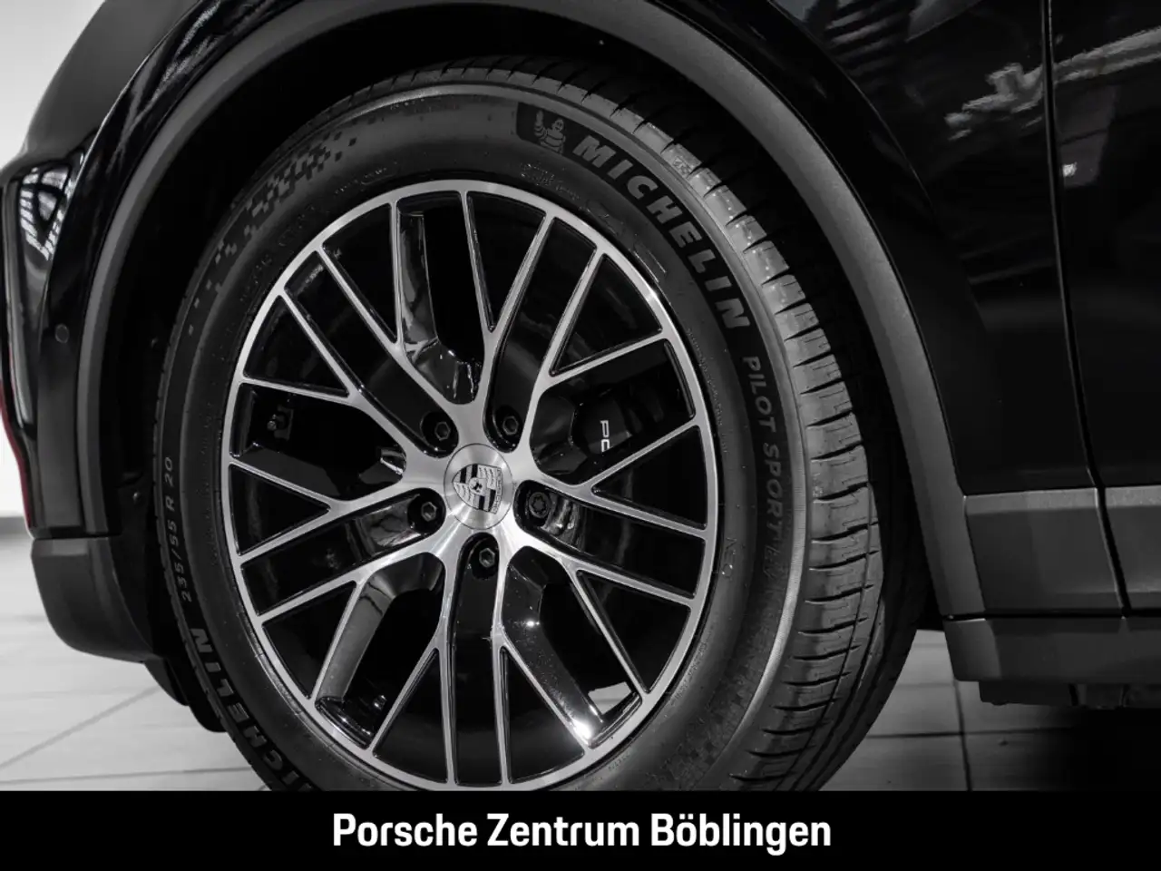 Porsche Macan Surround-View Luftfederung BOSE 20-Zoll 12