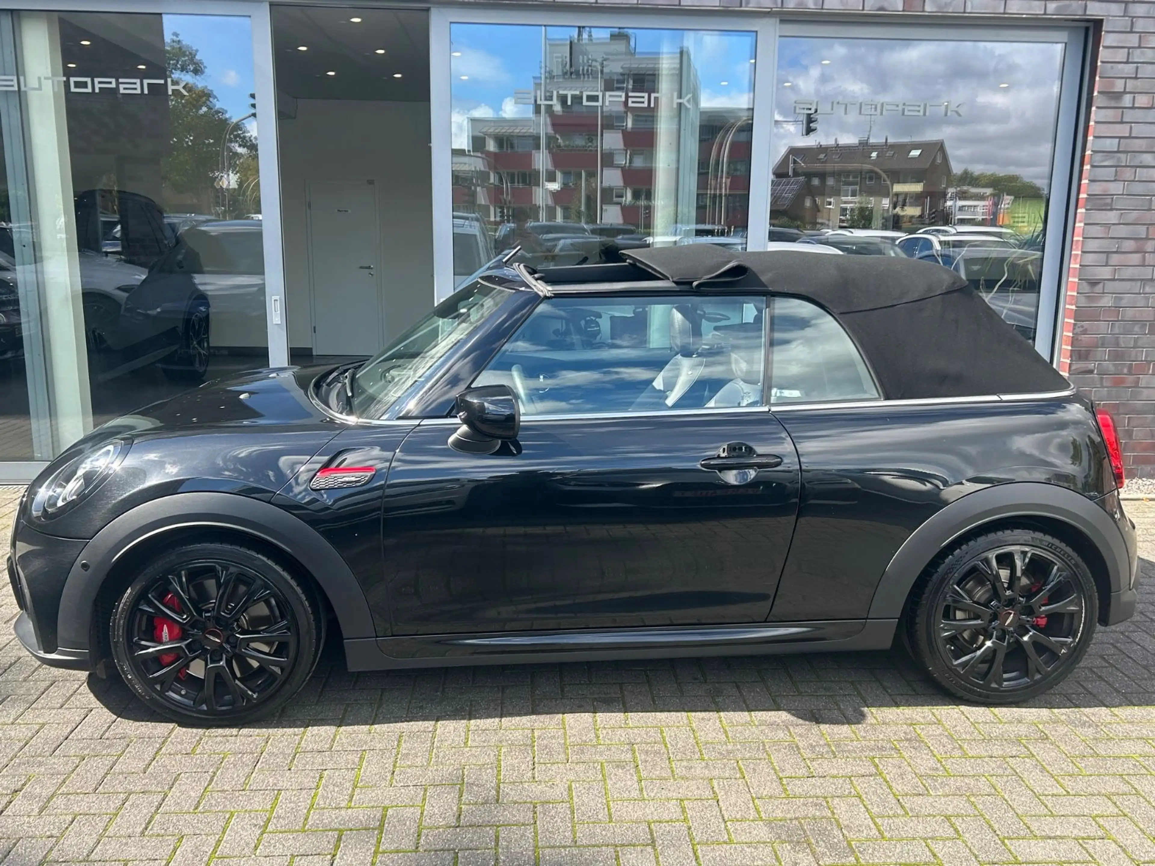 MINI John Cooper Works Cabrio — photo 11