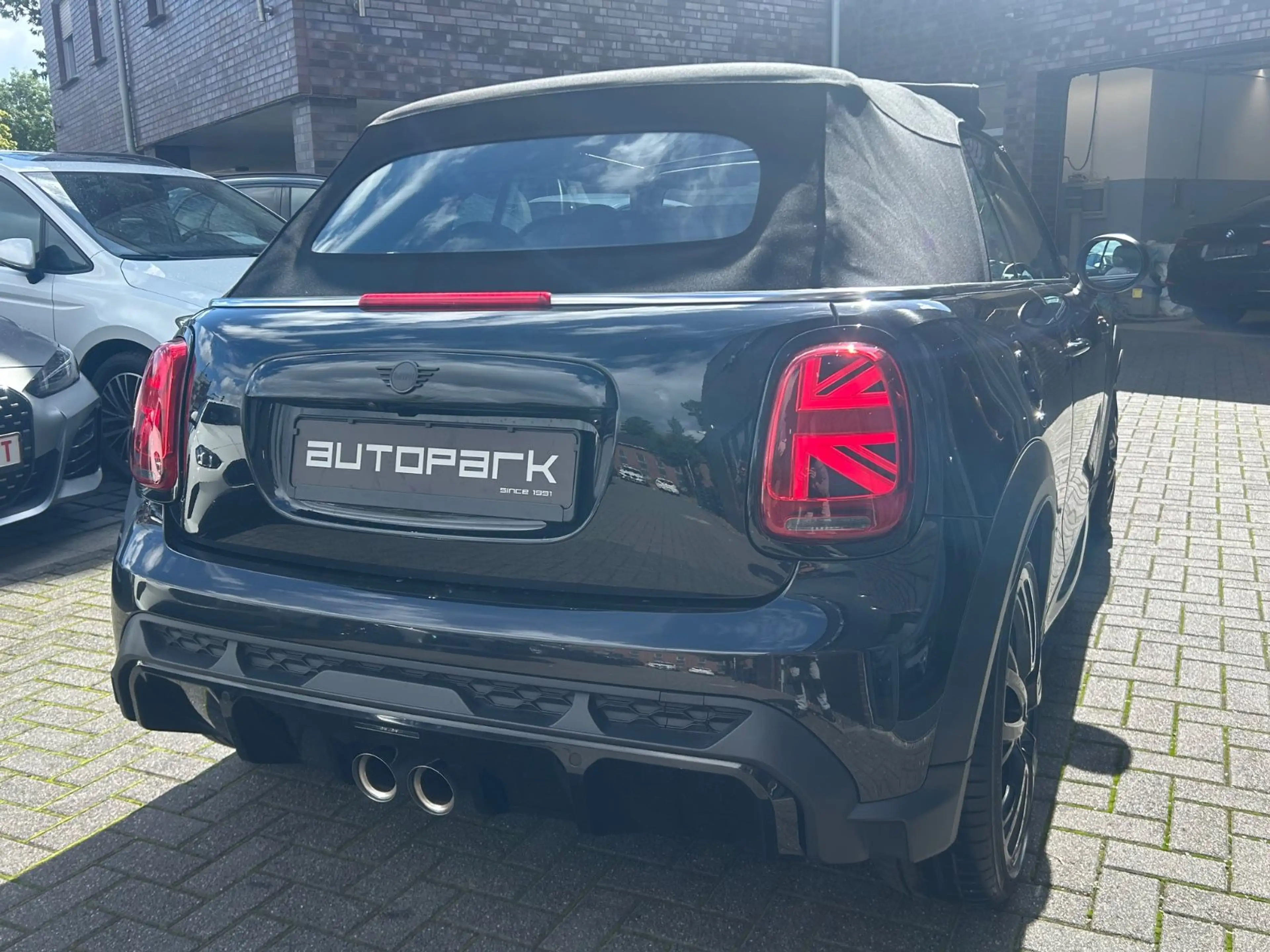 MINI John Cooper Works Cabrio — photo 7
