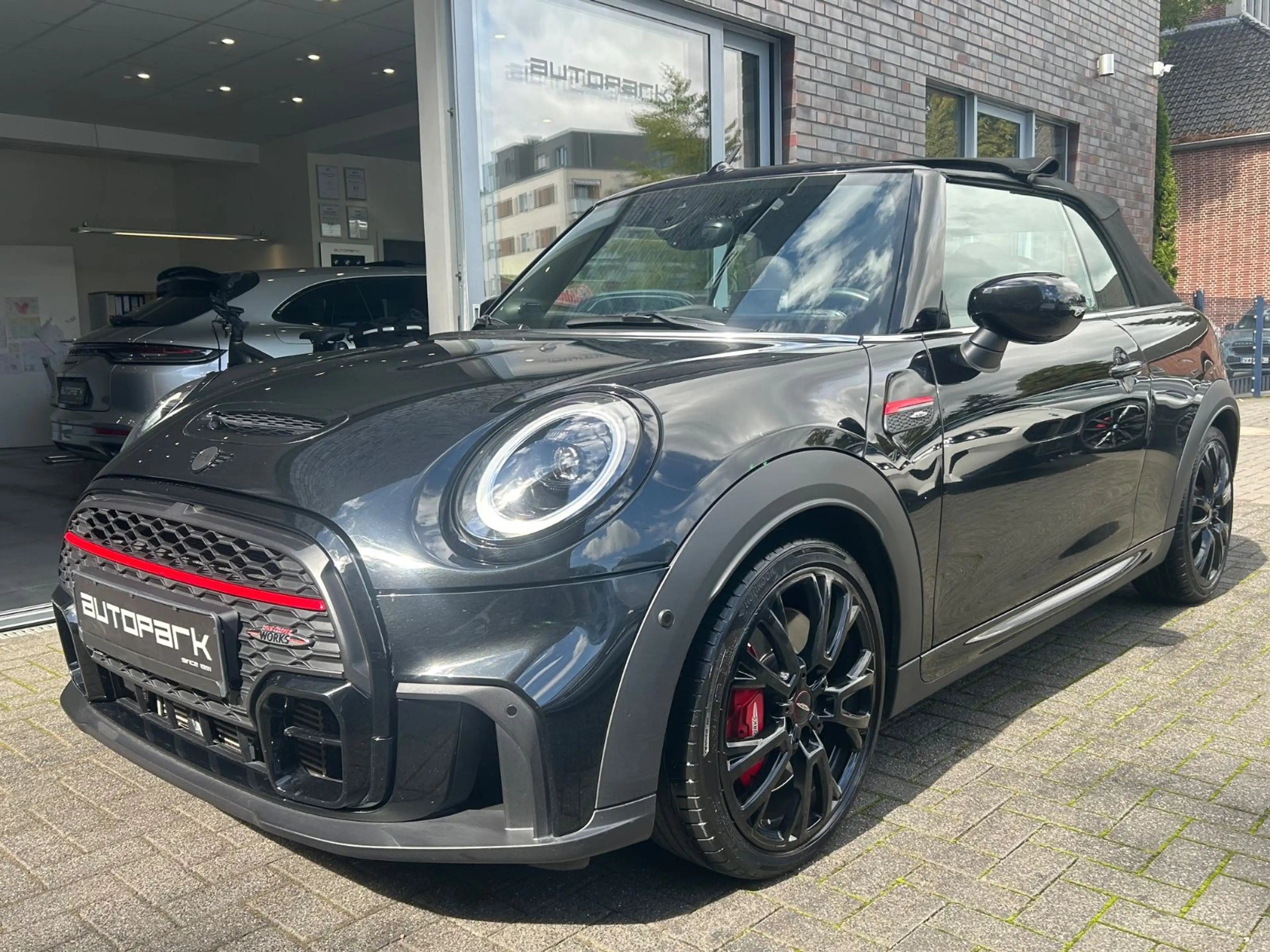 MINI John Cooper Works Cabrio