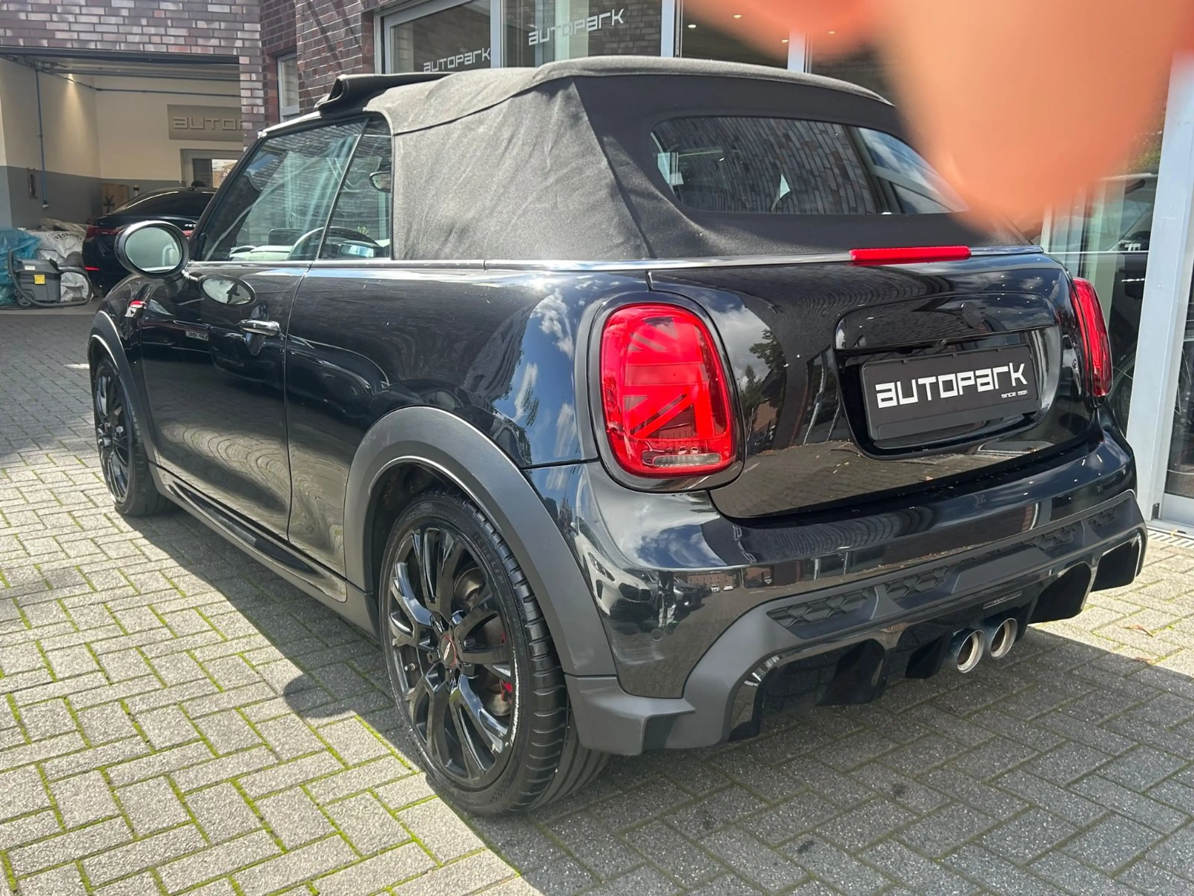 MINI John Cooper Works Cabrio — photo 10