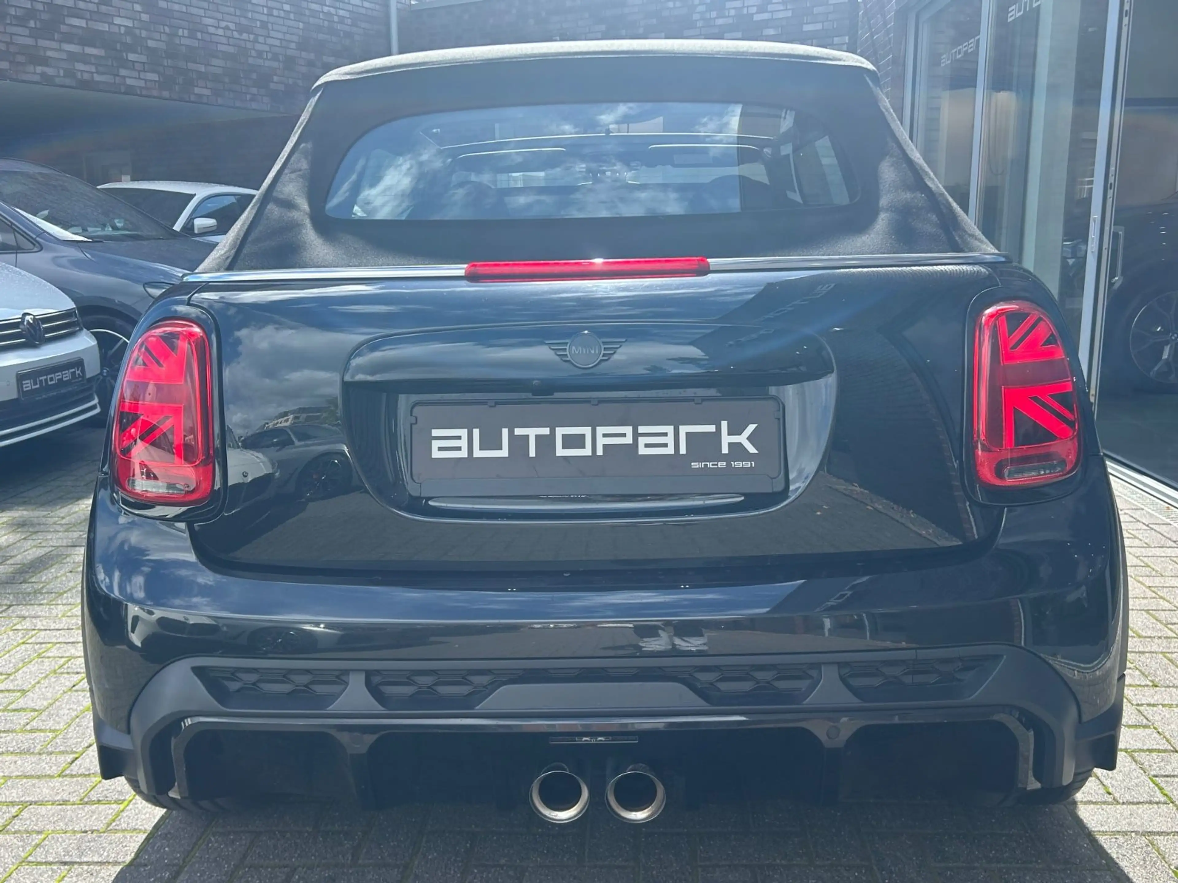MINI John Cooper Works Cabrio — photo 8