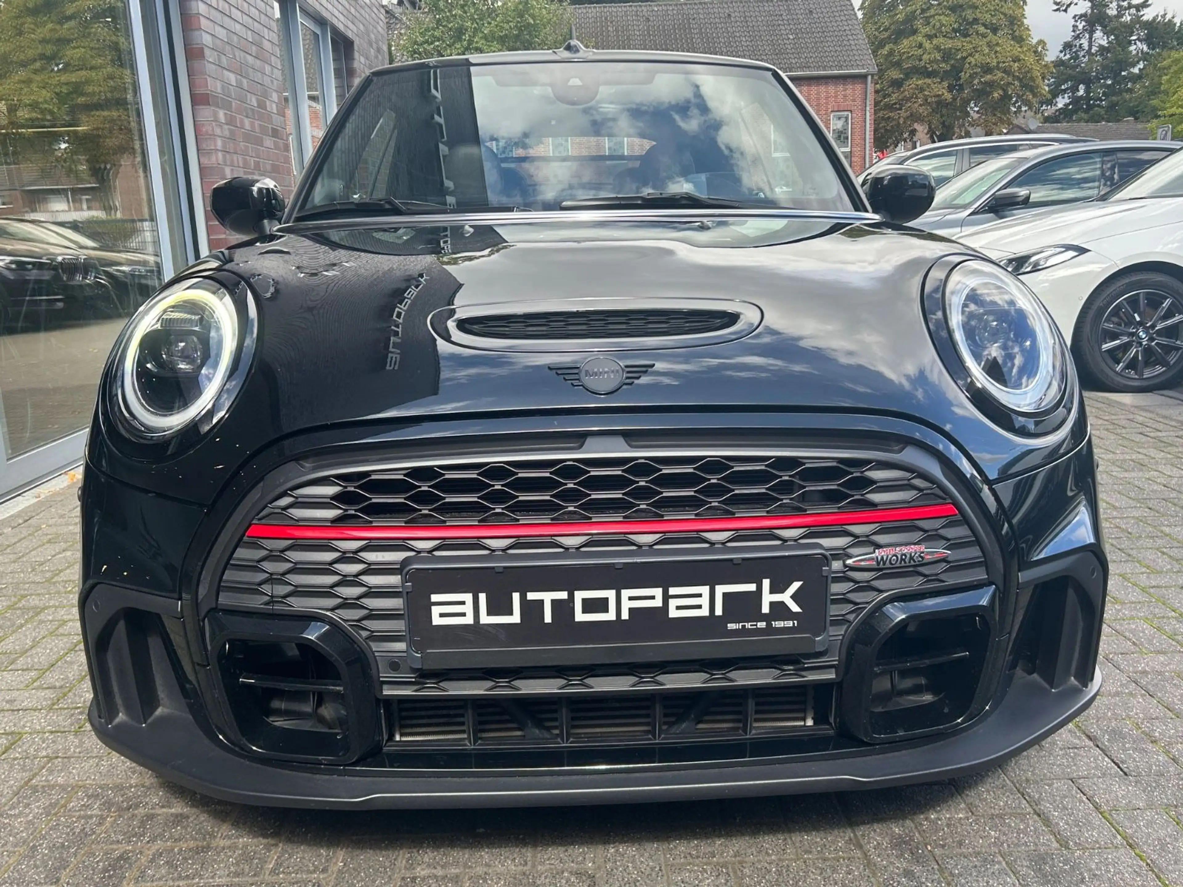 MINI John Cooper Works Cabrio — photo 3